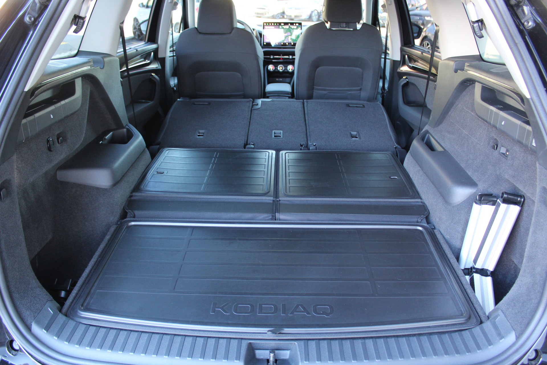 SKODA Kodiaq 2.0 TSI Dynamic 4x4 **7-Plätzer**-image-18