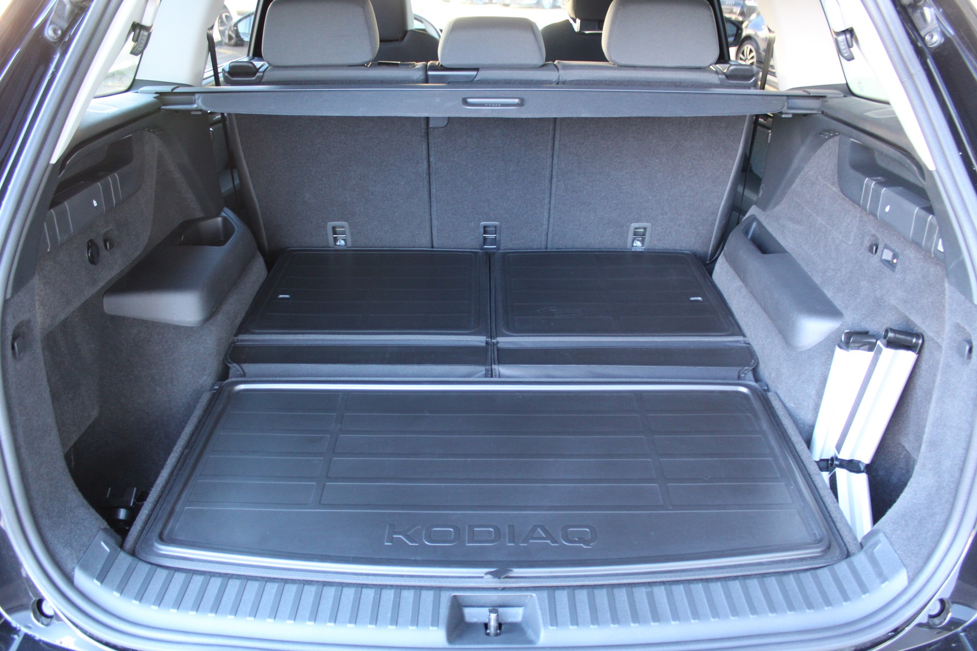 SKODA Kodiaq 2.0 TSI Dynamic 4x4 **7-Plätzer**-image-17