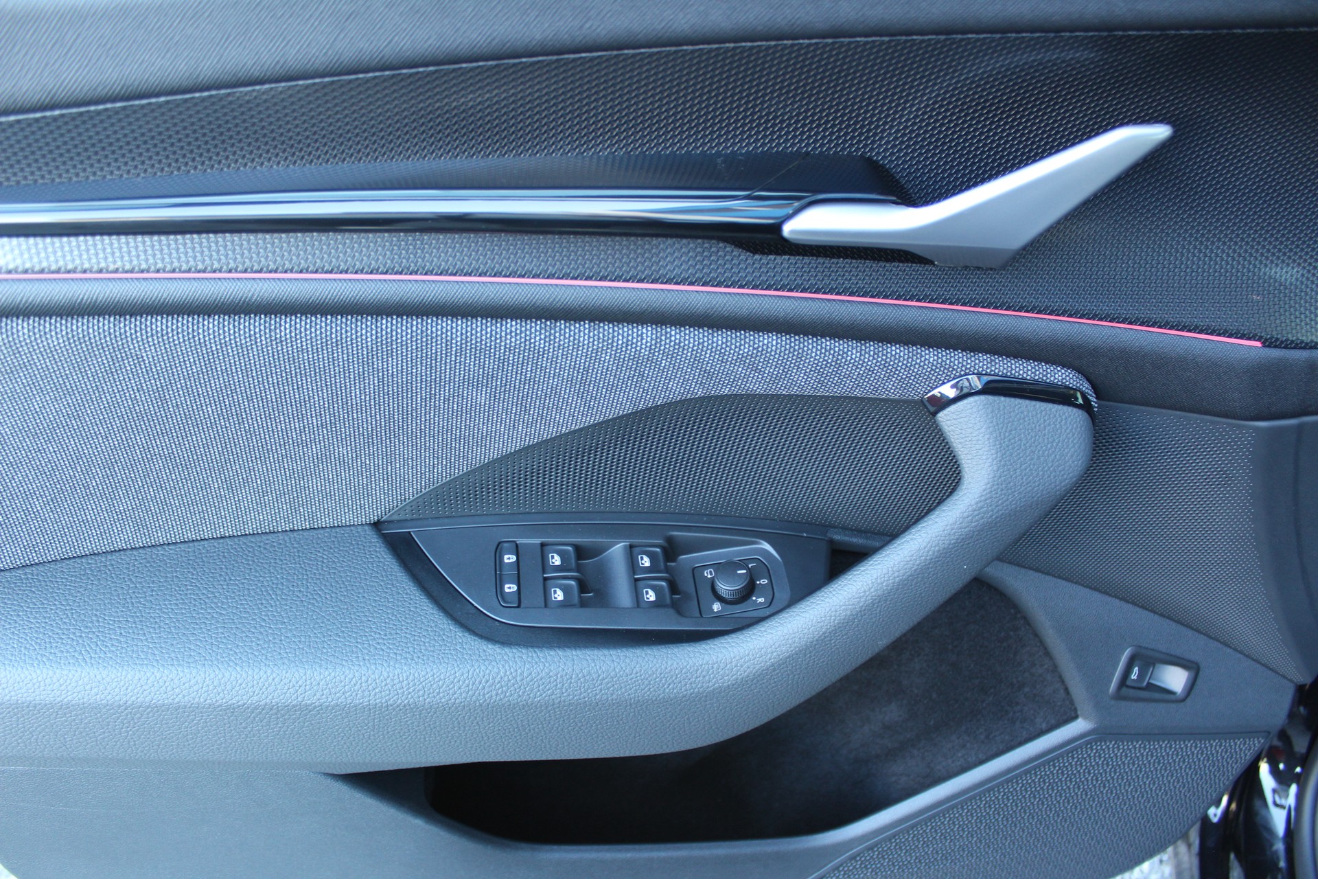 SKODA Kodiaq 2.0 TSI Dynamic 4x4 **7-Plätzer**-image-19