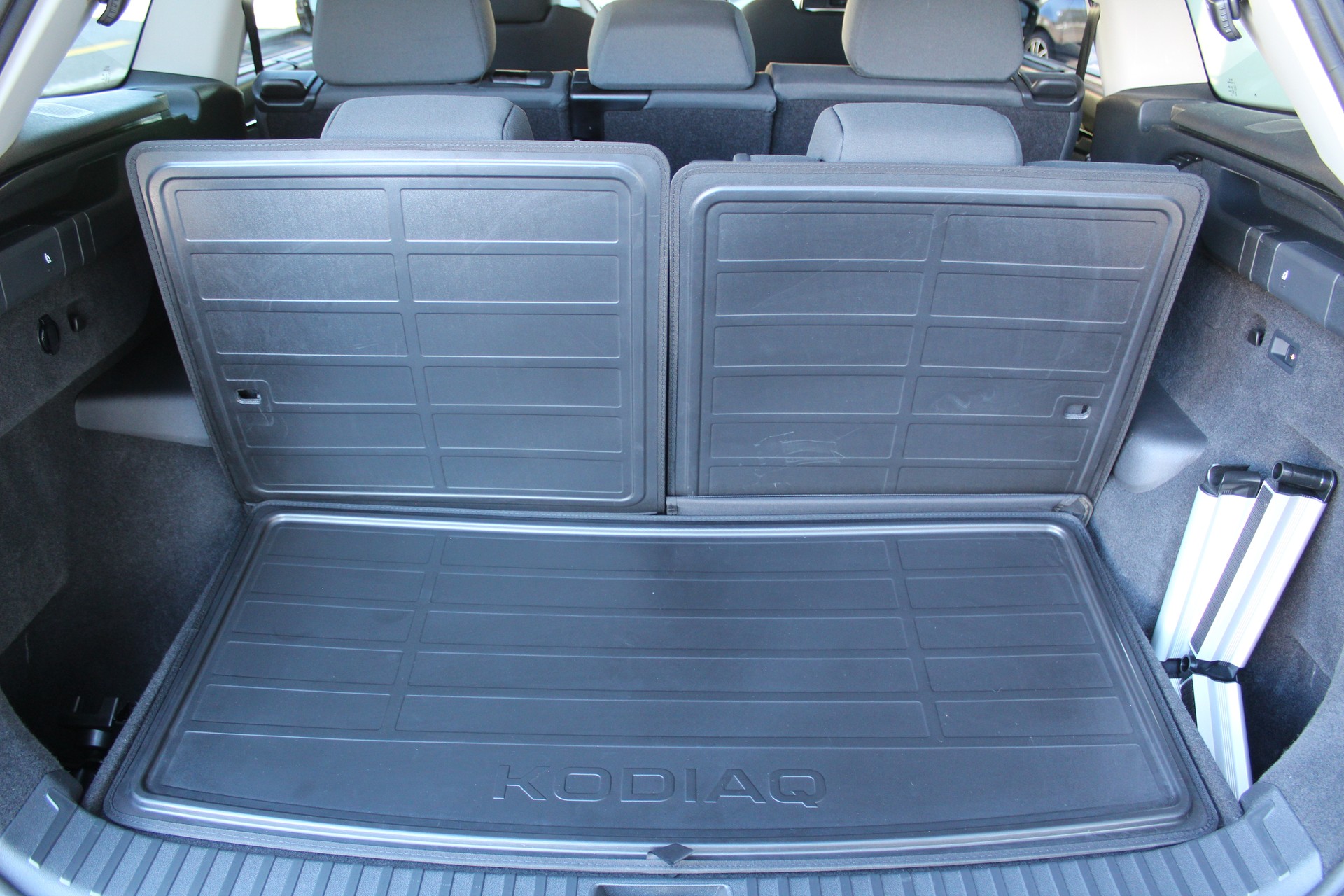 SKODA Kodiaq 2.0 TSI Dynamic 4x4 **7-Plätzer**-image-16