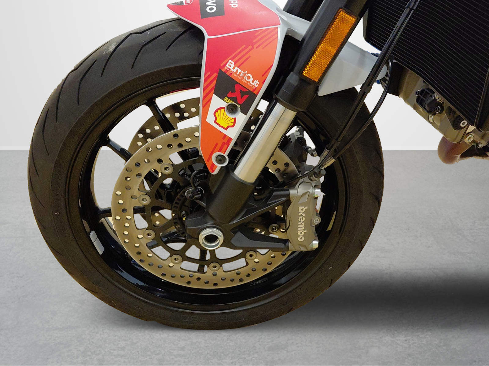 DUCATI Monster +-showroom-element-3
