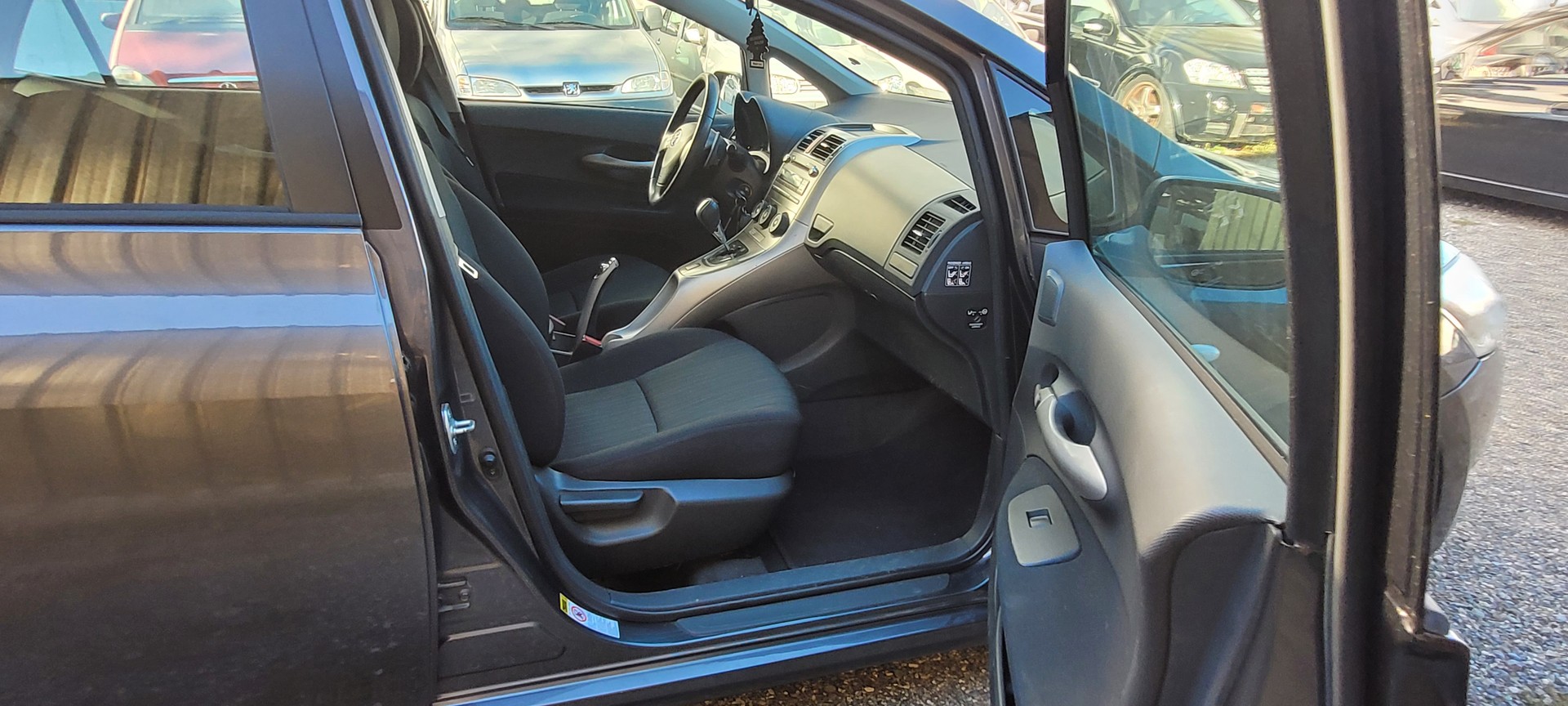 TOYOTA Auris 1.6 Linea Luna MultiMode-image-9