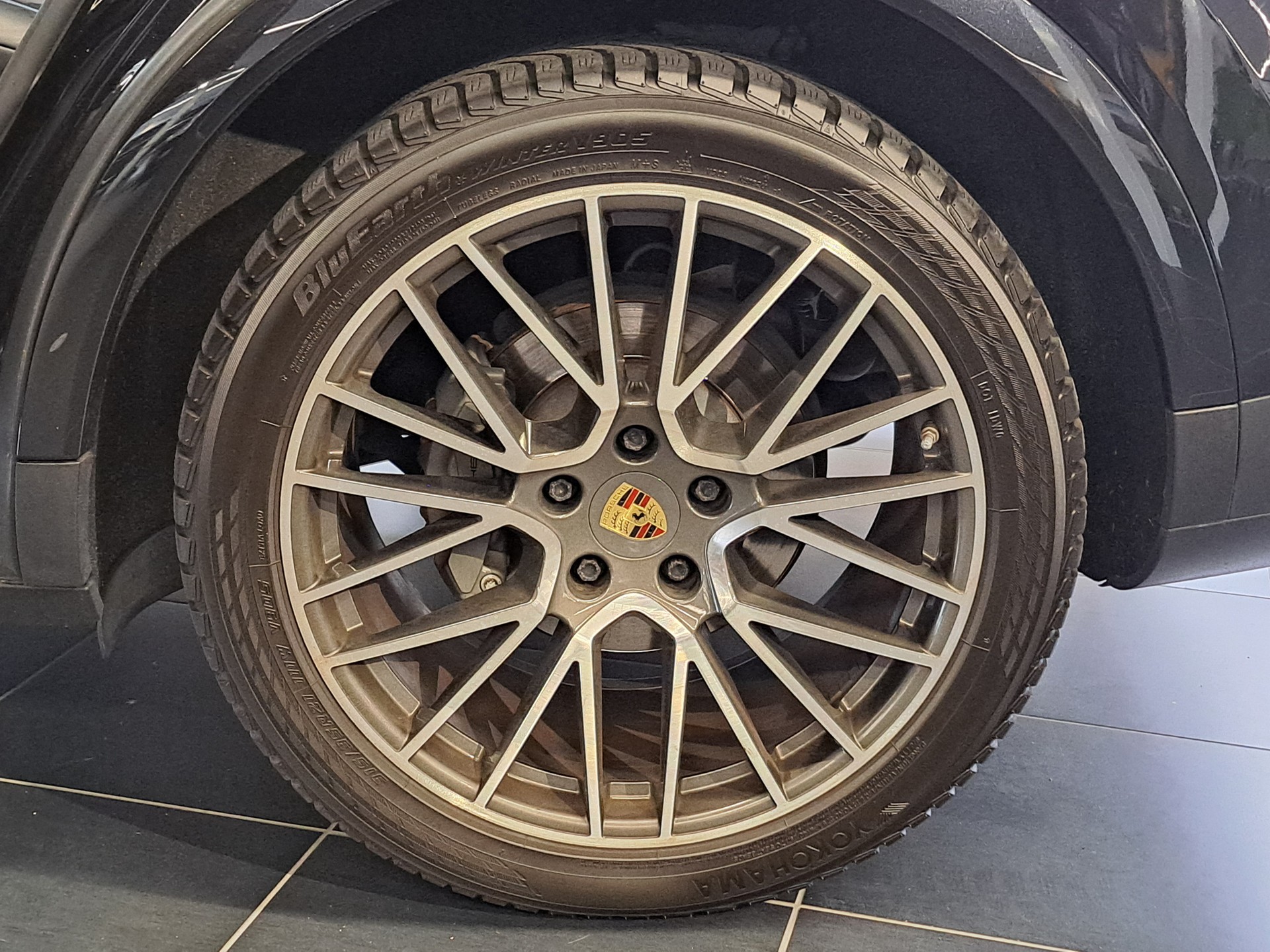 PORSCHE Cayenne S-image-4