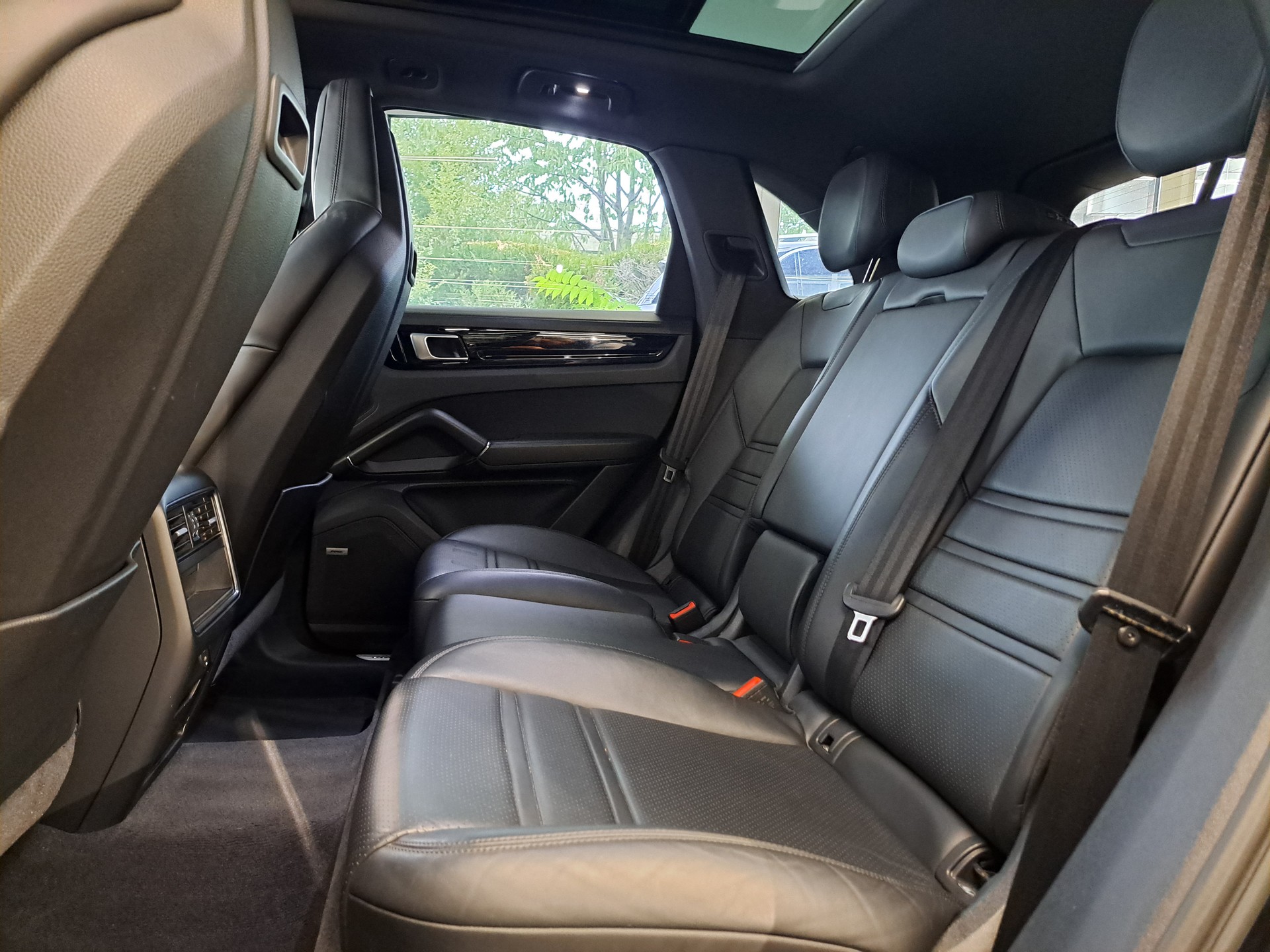 PORSCHE Cayenne S-image-6