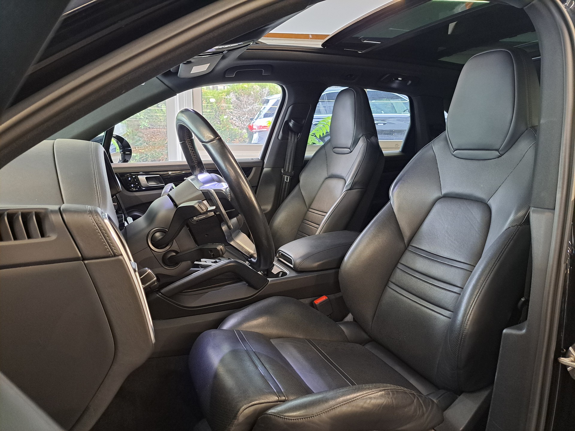 PORSCHE Cayenne S-image-5