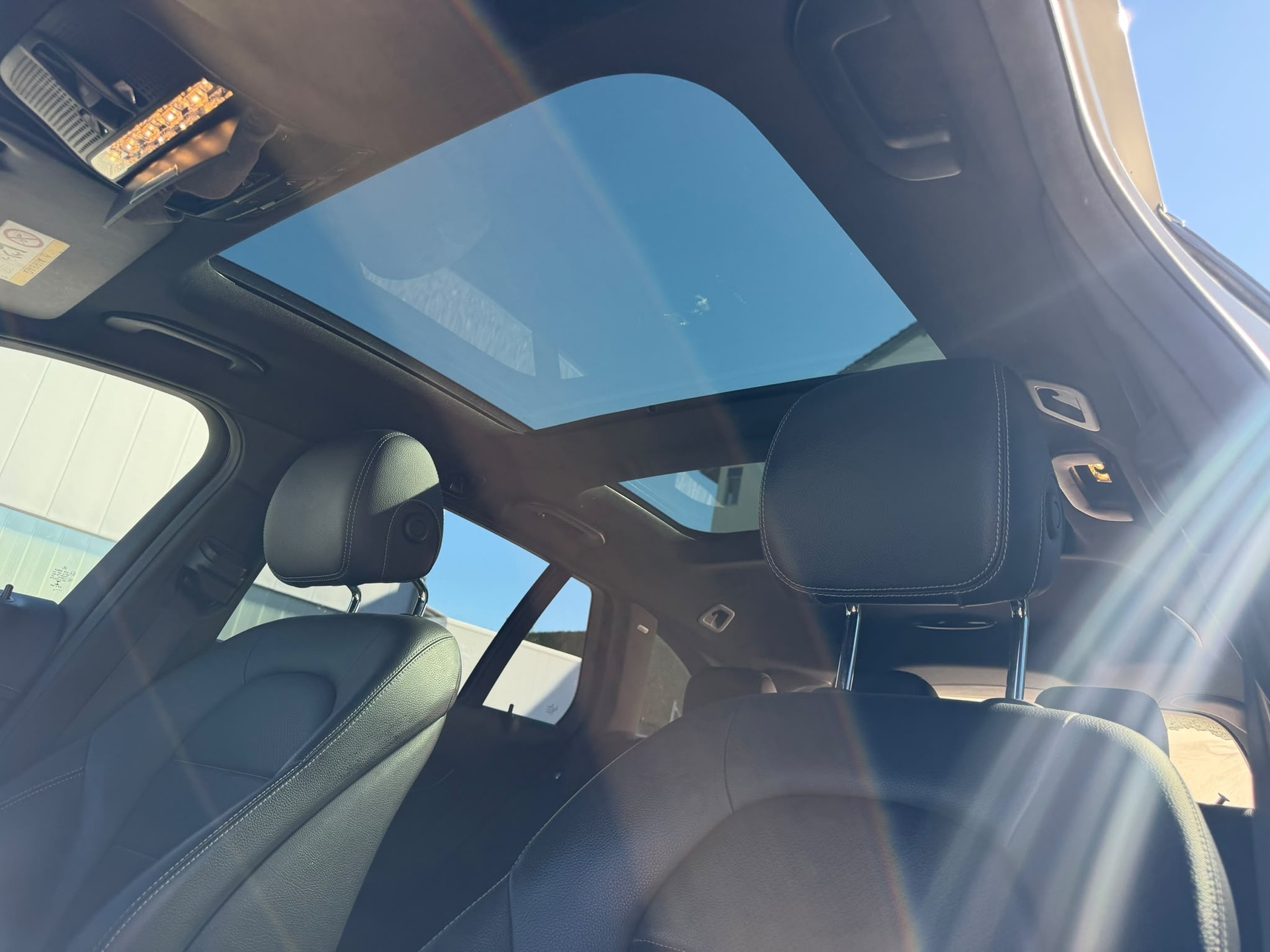 MERCEDES-BENZ C 250 BlueTEC AMG Line 4Matic 7G-Tronic Pano Burmester 360-image-8