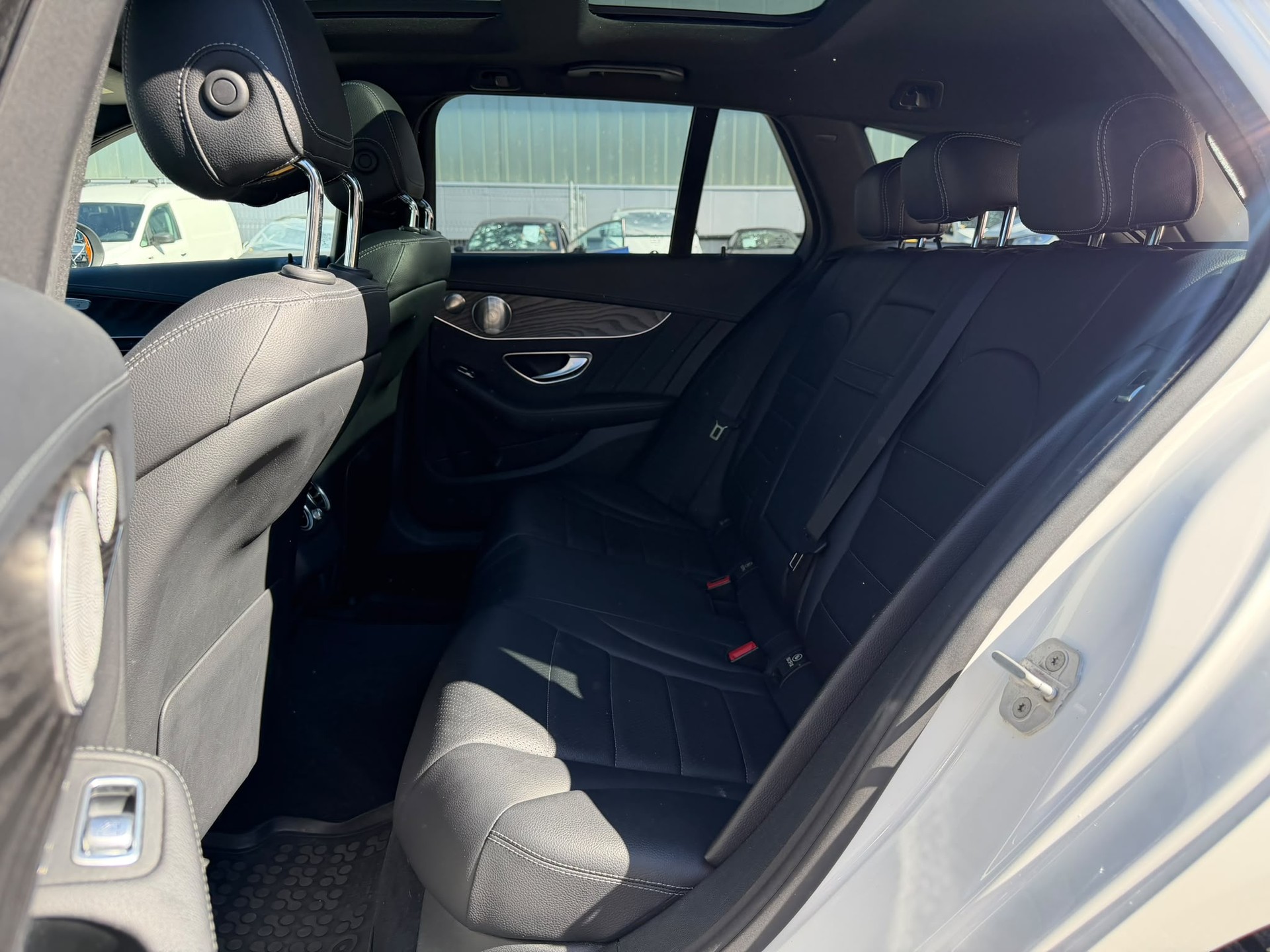 MERCEDES-BENZ C 250 BlueTEC AMG Line 4Matic 7G-Tronic Pano Burmester 360-image-12