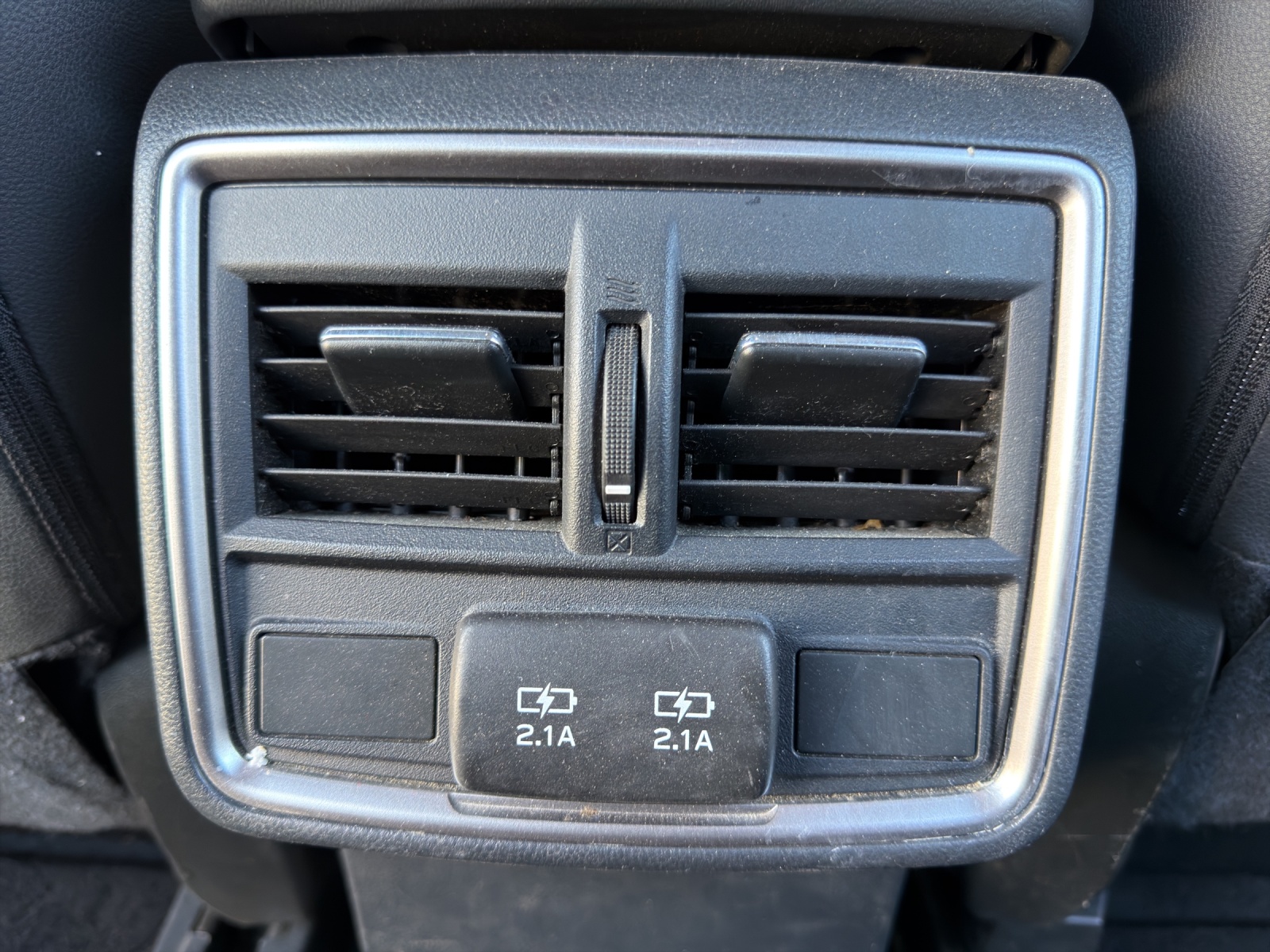 SUBARU Forester 2.0i e-Boxer Swiss Plus Lineartronic-image-26