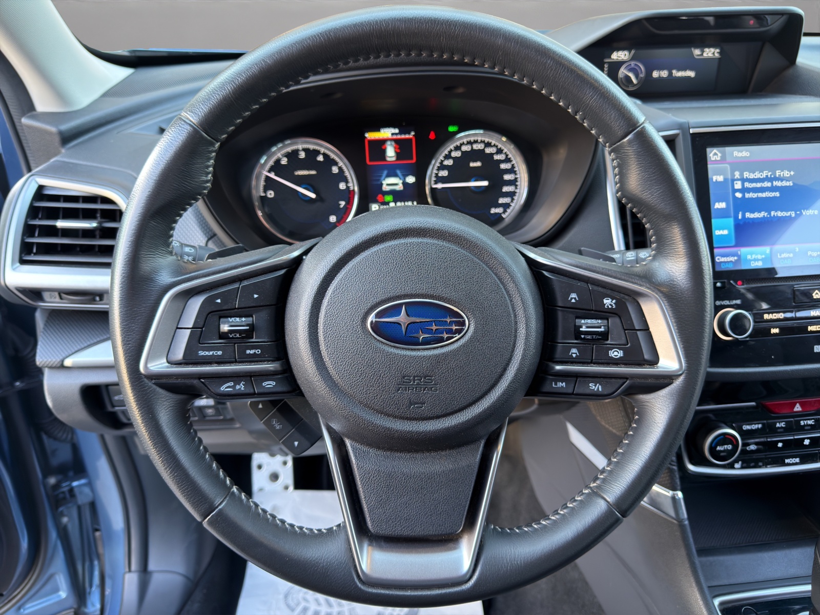 SUBARU Forester 2.0i e-Boxer Swiss Plus Lineartronic-image-9