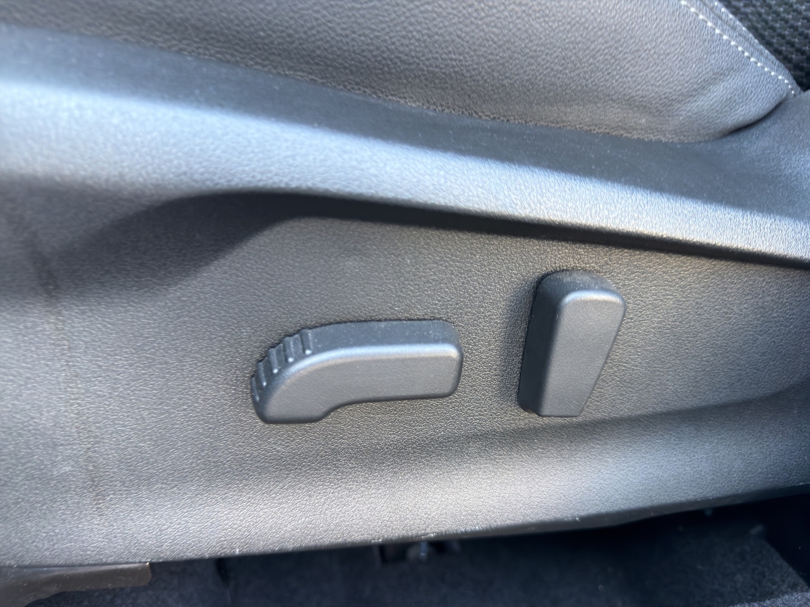 SUBARU Forester 2.0i e-Boxer Swiss Plus Lineartronic-image-29