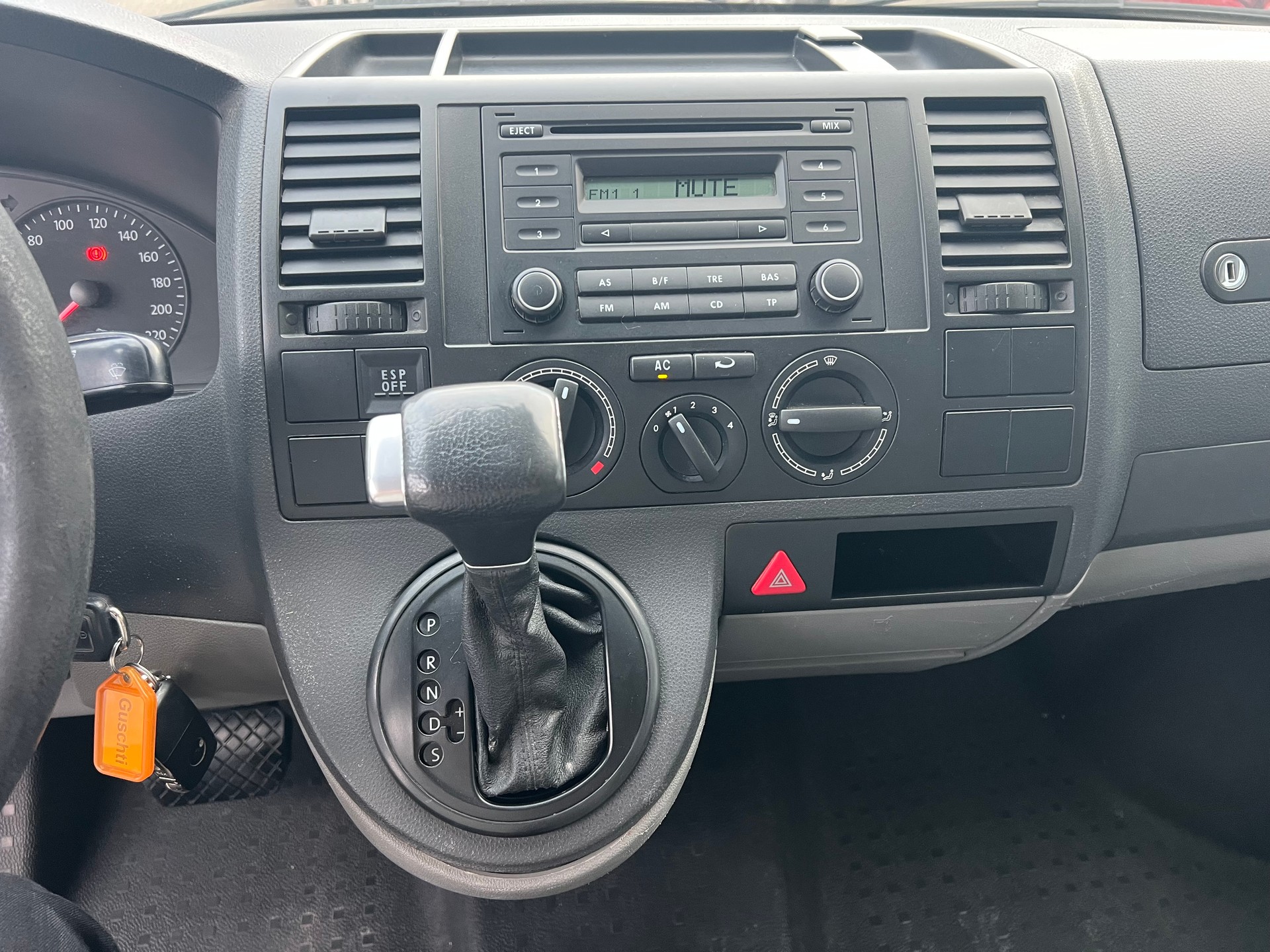 VW T5 2.5 TDI PD Langversion Automat-image-14
