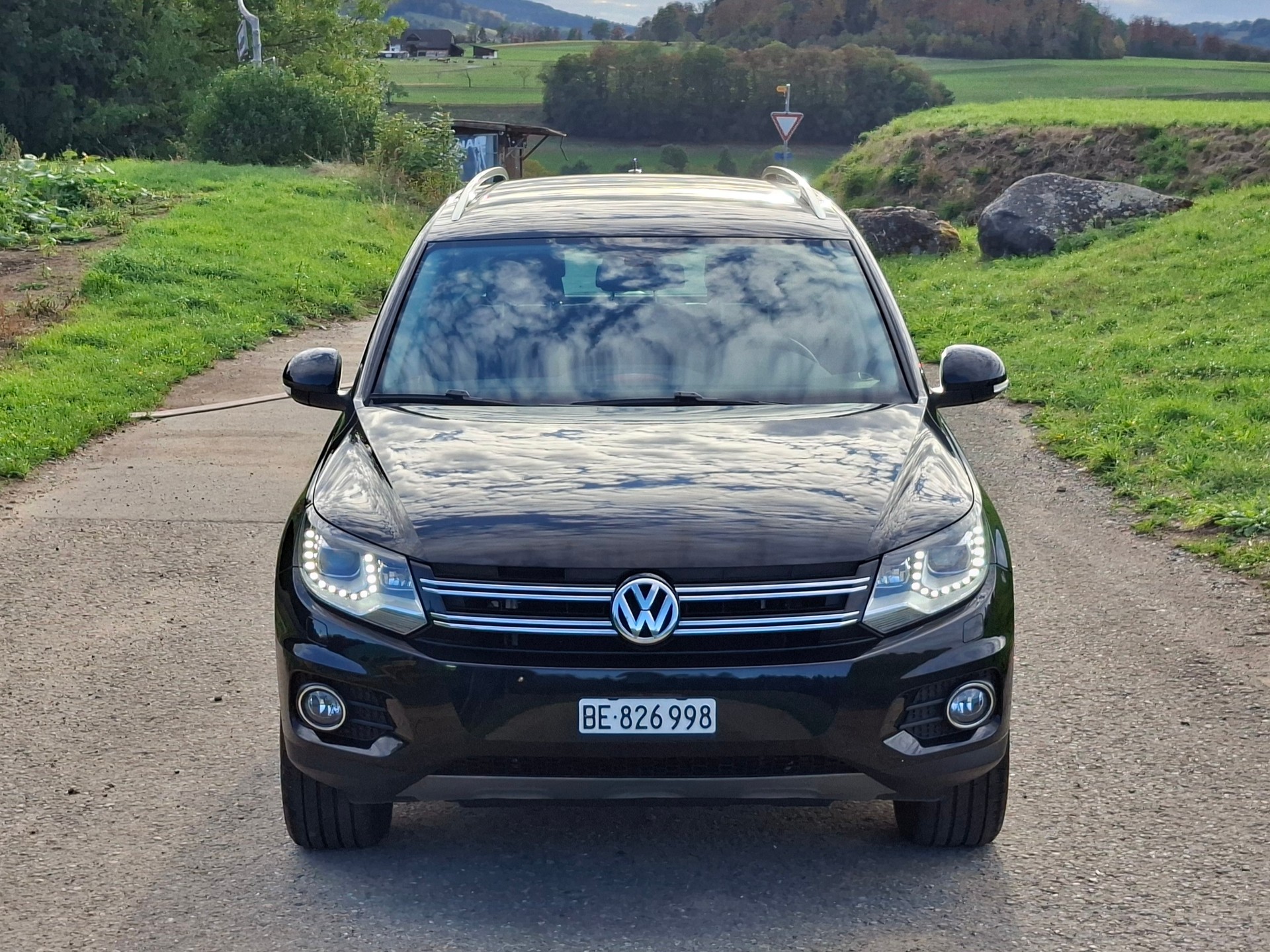 VW 2.0 TDI 140 Track & Style-image-3