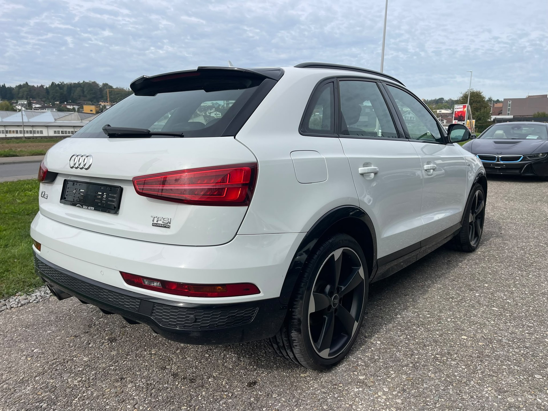 AUDI Q3 2.0 TFSI sport quattro S-tronic-image-4