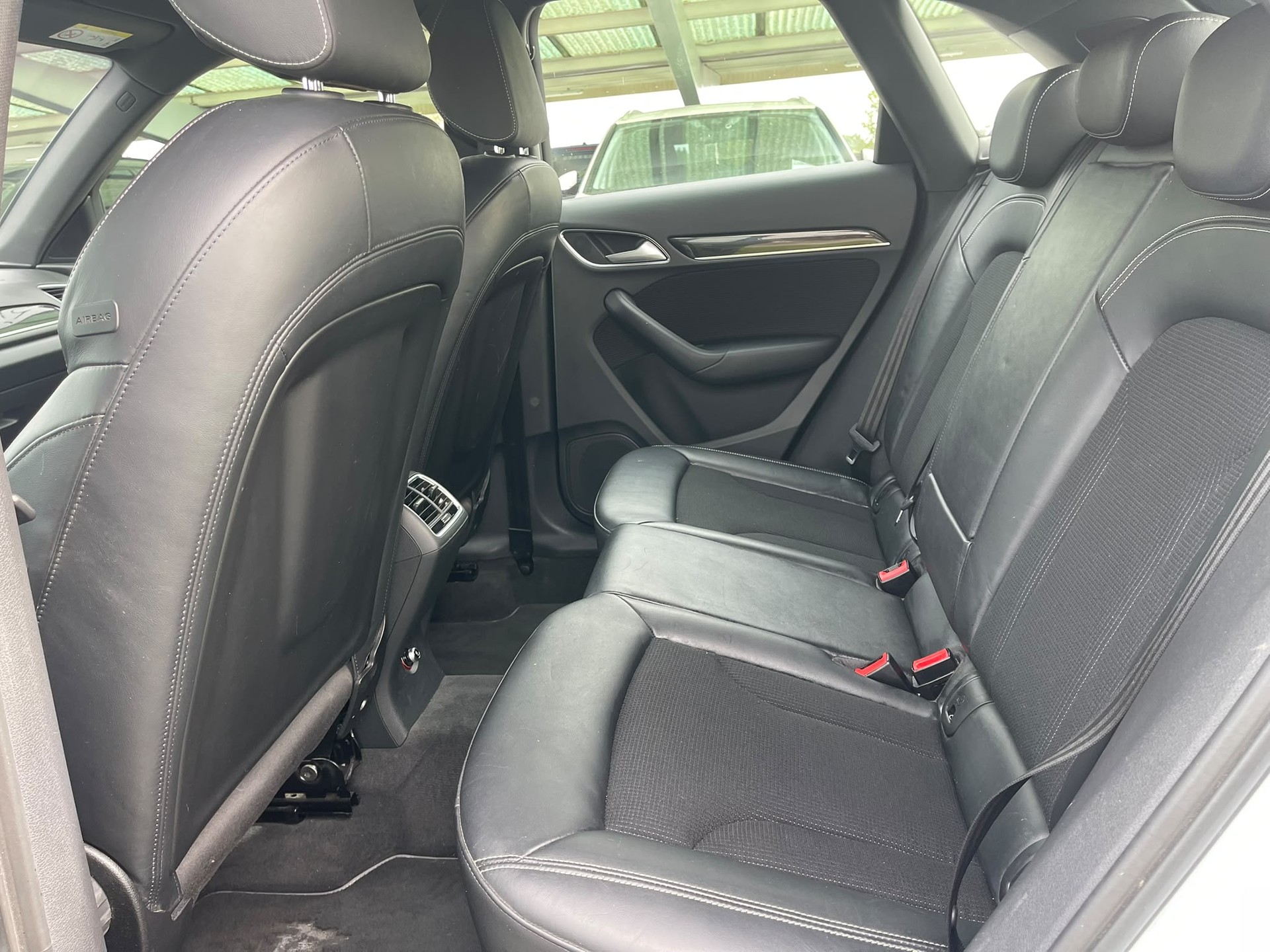 AUDI Q3 2.0 TFSI sport quattro S-tronic-image-10
