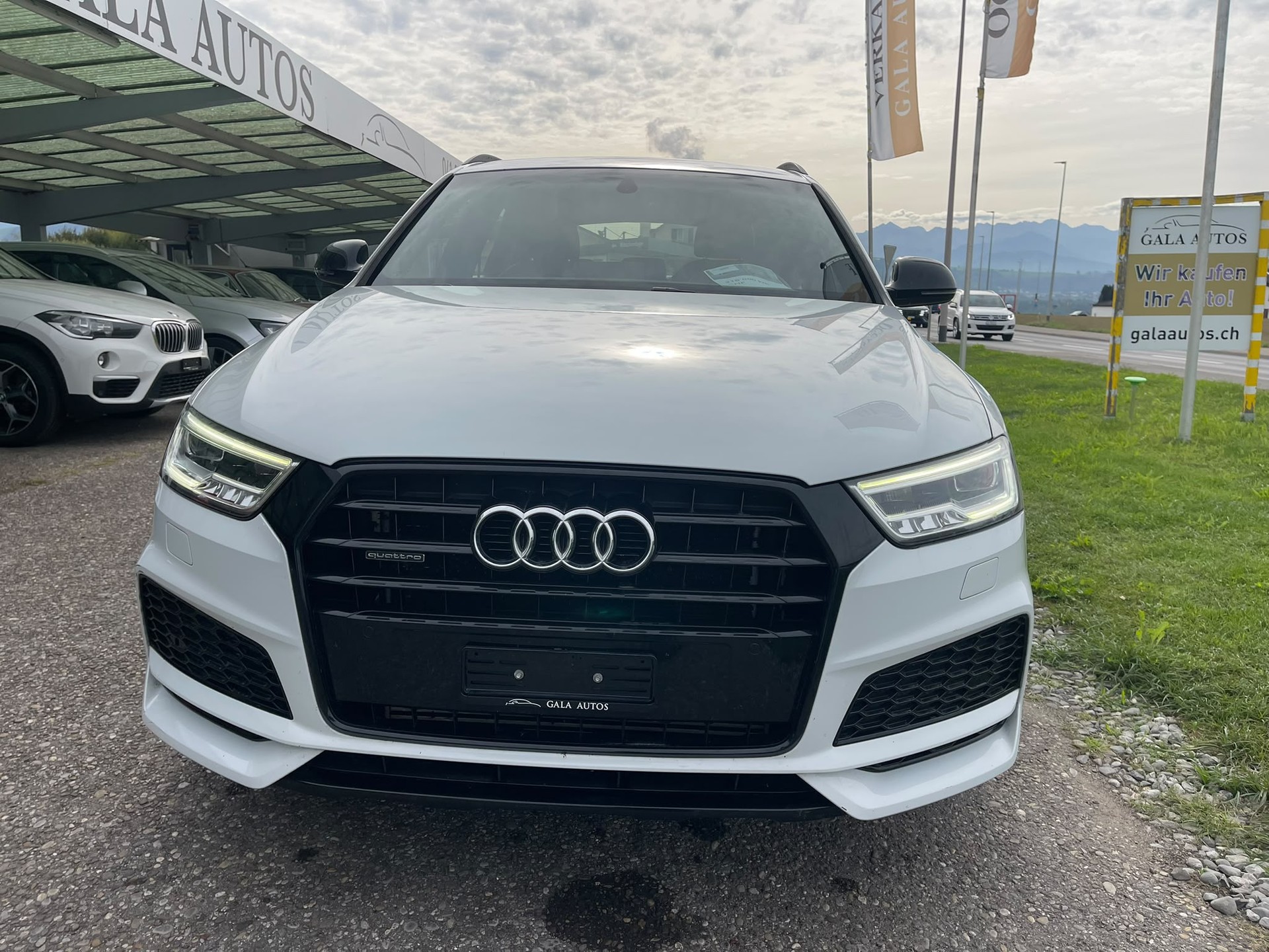 AUDI Q3 2.0 TFSI sport quattro S-tronic-image-1