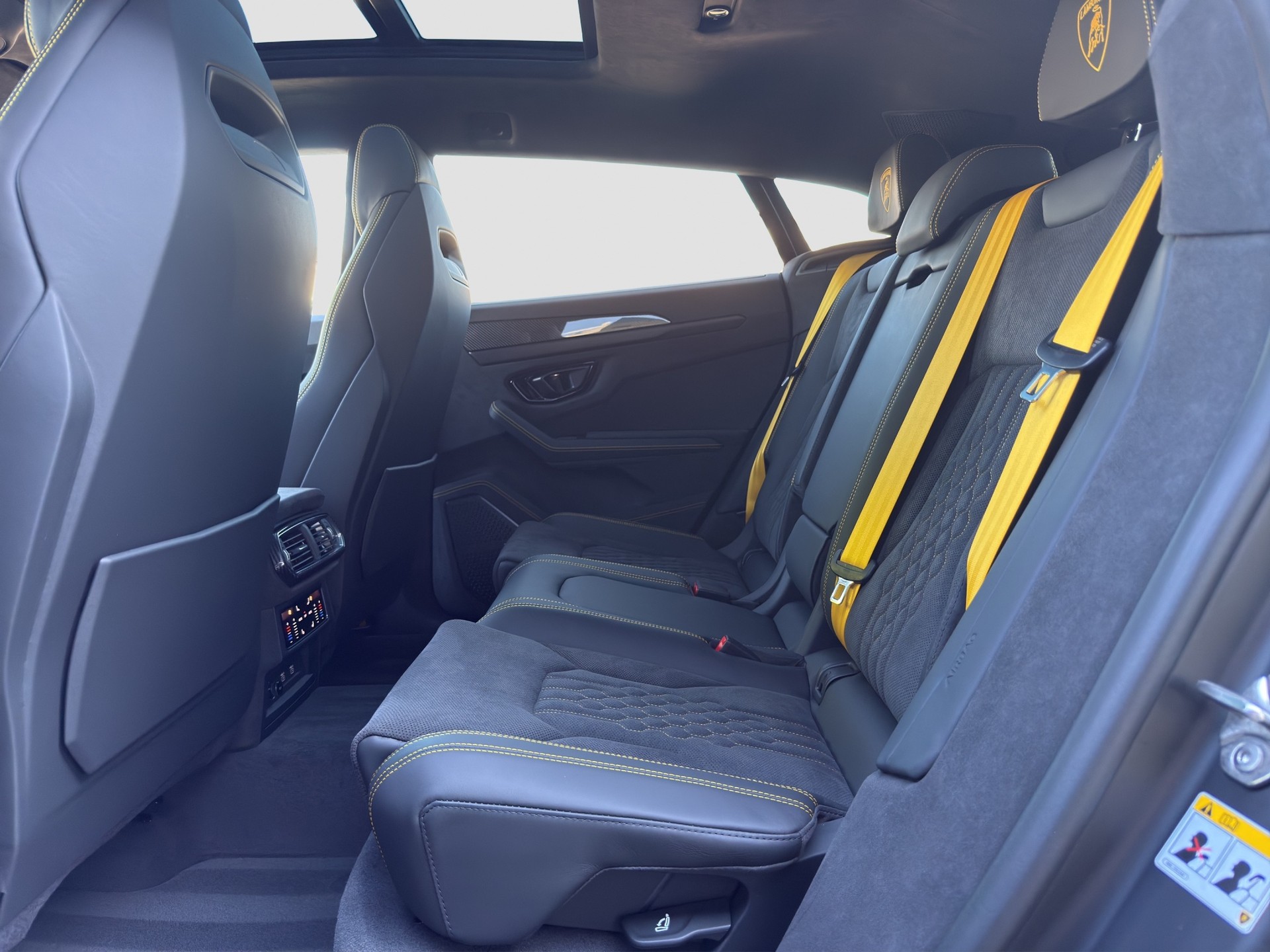 LAMBORGHINI Urus SE-image-5
