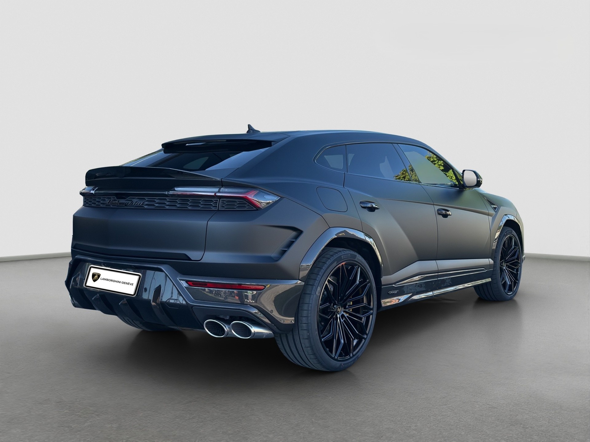 LAMBORGHINI Urus SE-image-1