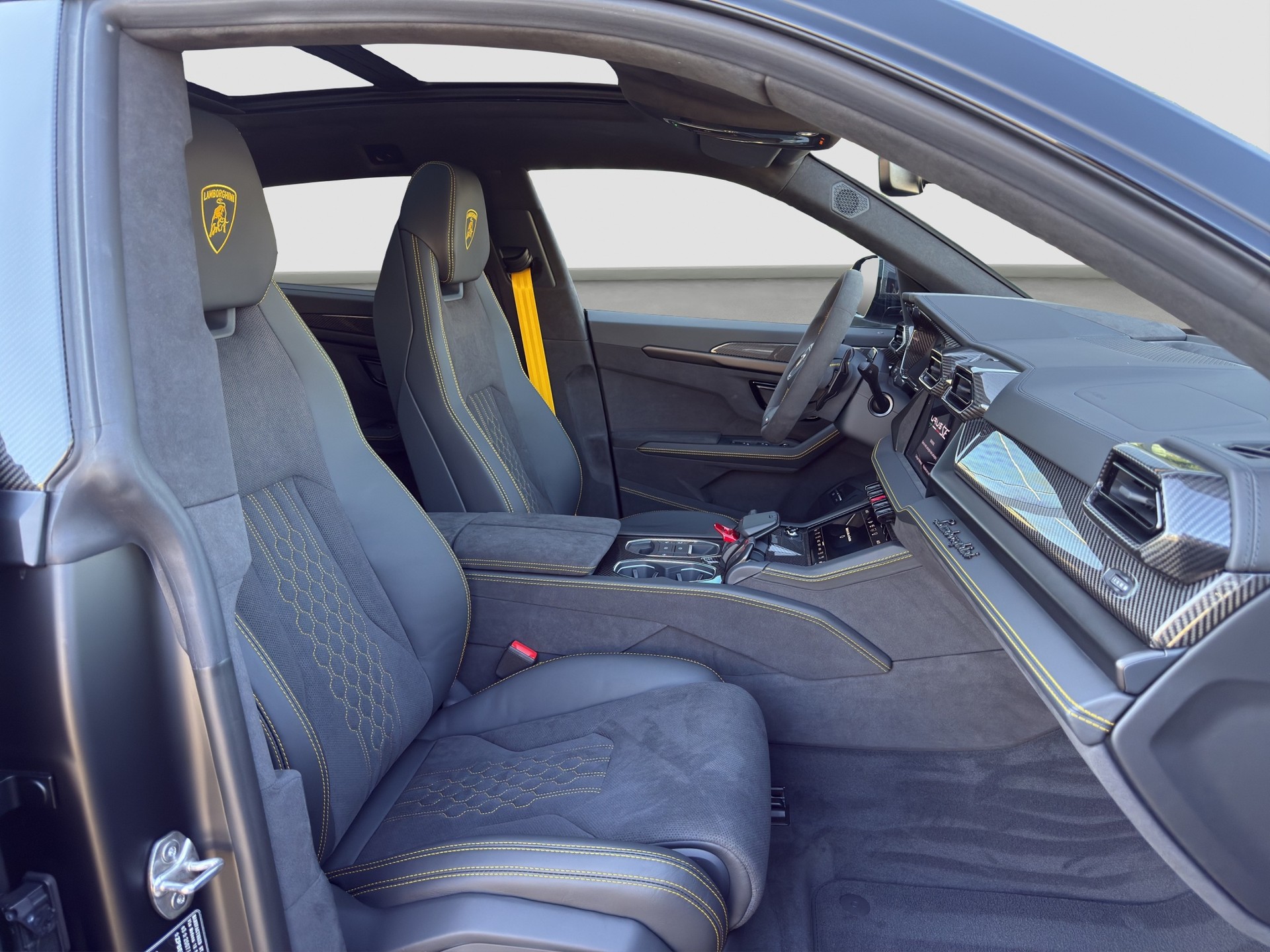 LAMBORGHINI Urus SE-image-4