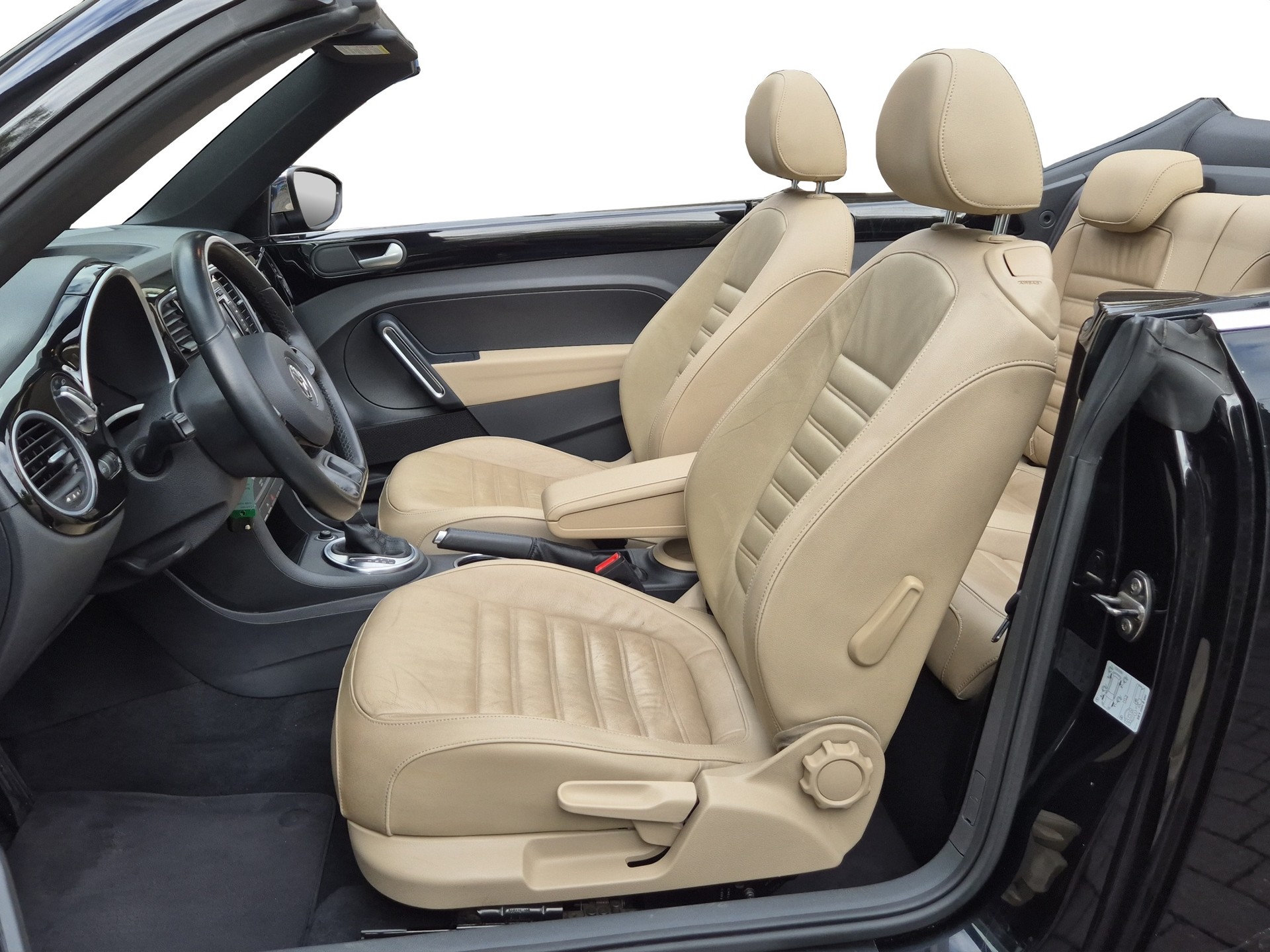 VW Beetle Cabrio 1.2 TSI Design DSG-image-7