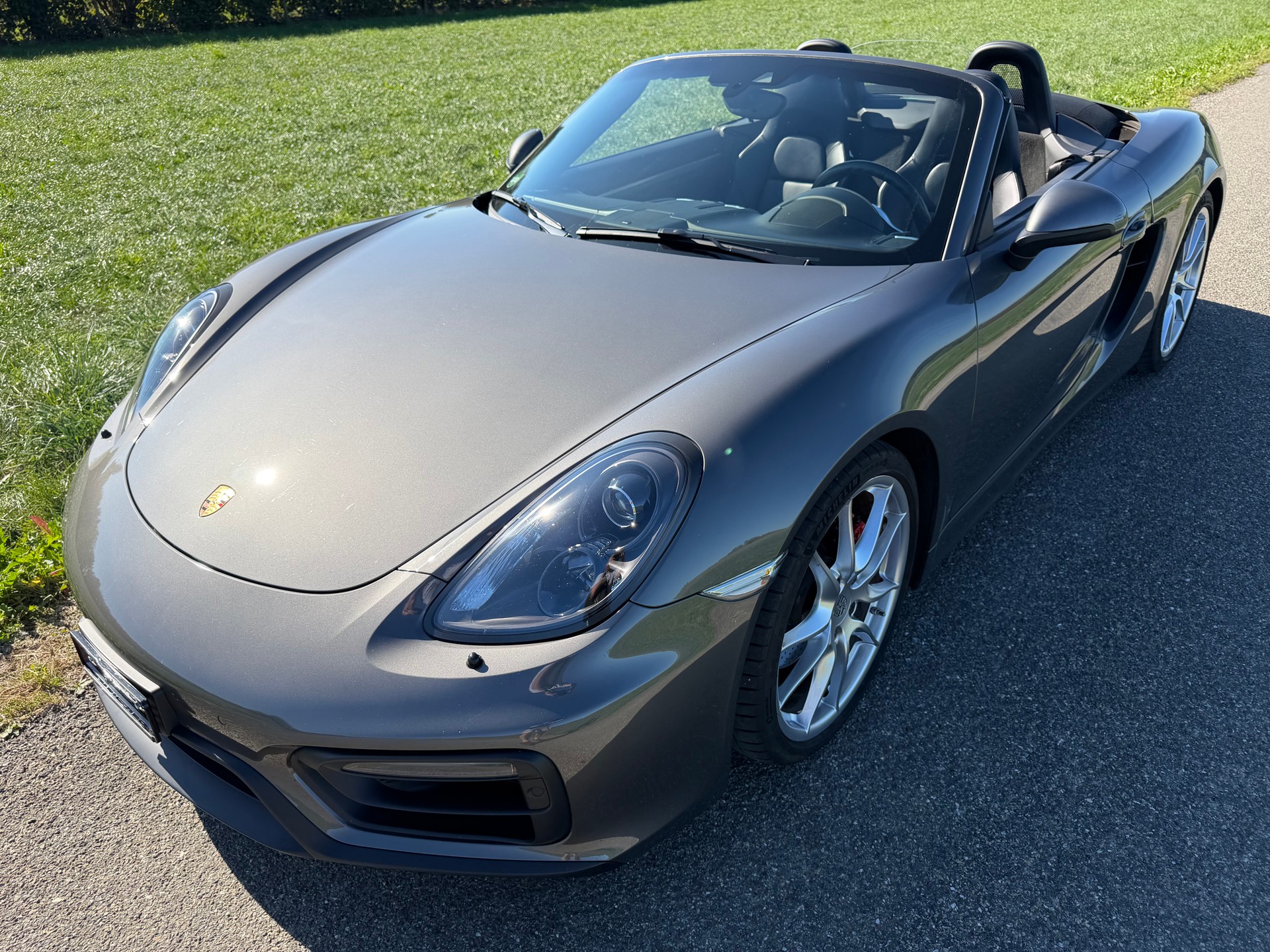 PORSCHE GTS-image-0