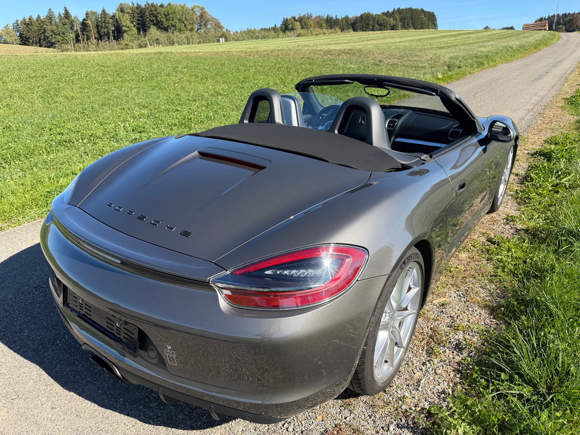 PORSCHE GTS-image-1