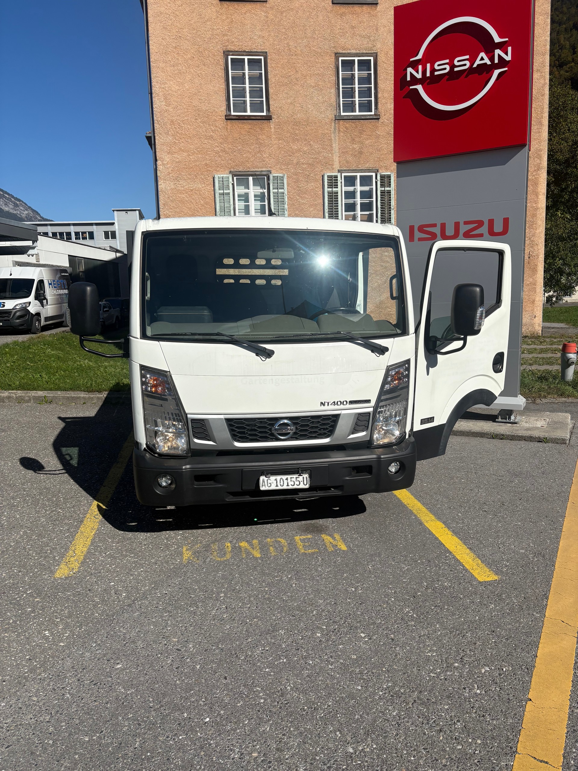 NISSAN Cabstar 2.5 T 136 Pro-image-1
