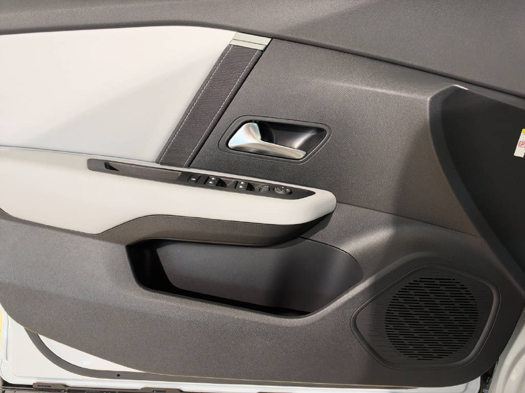 CITROEN C4 1.2 Hybrid Millésime-image-6