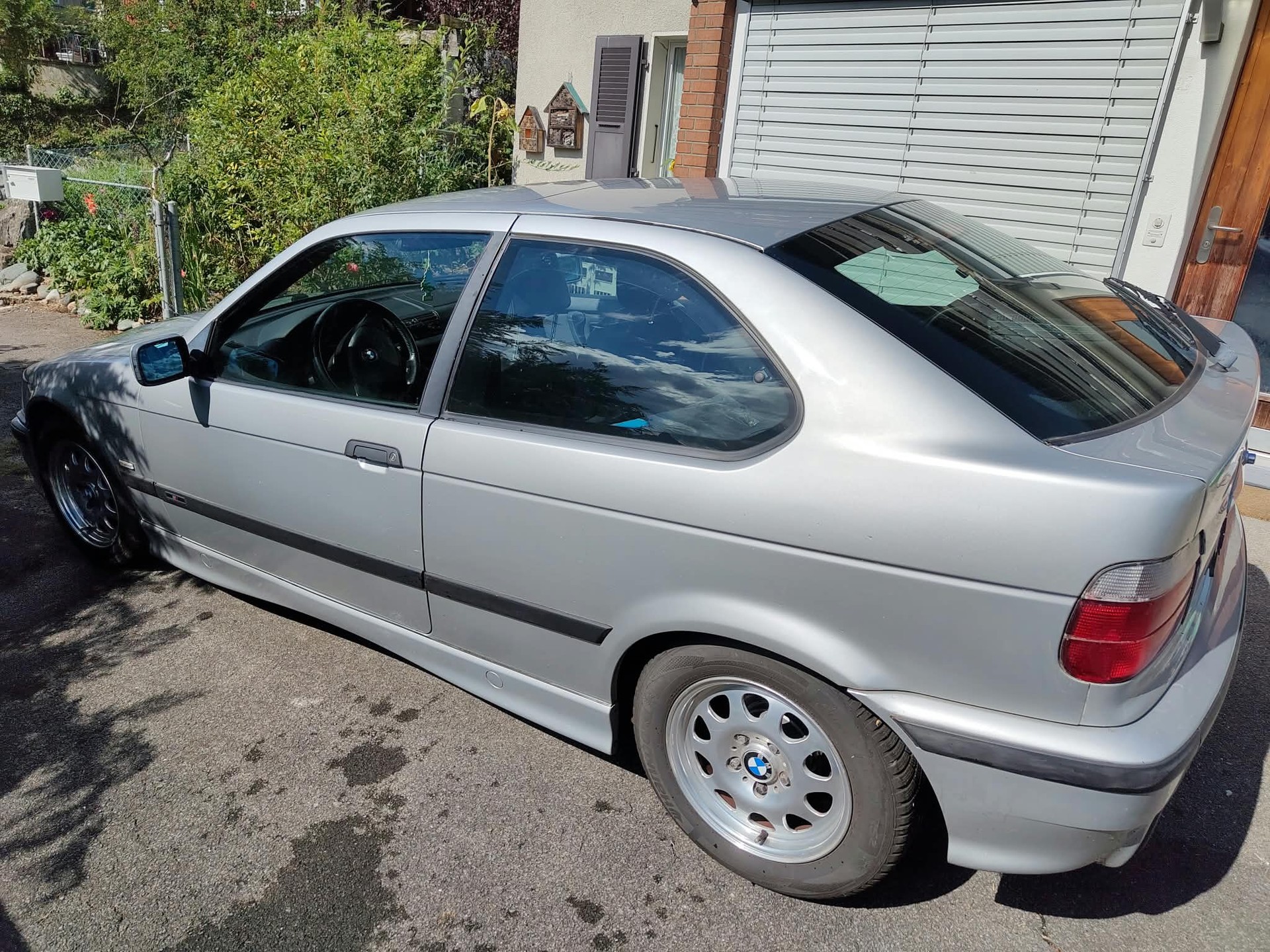 BMW 316i 1.9-image-1