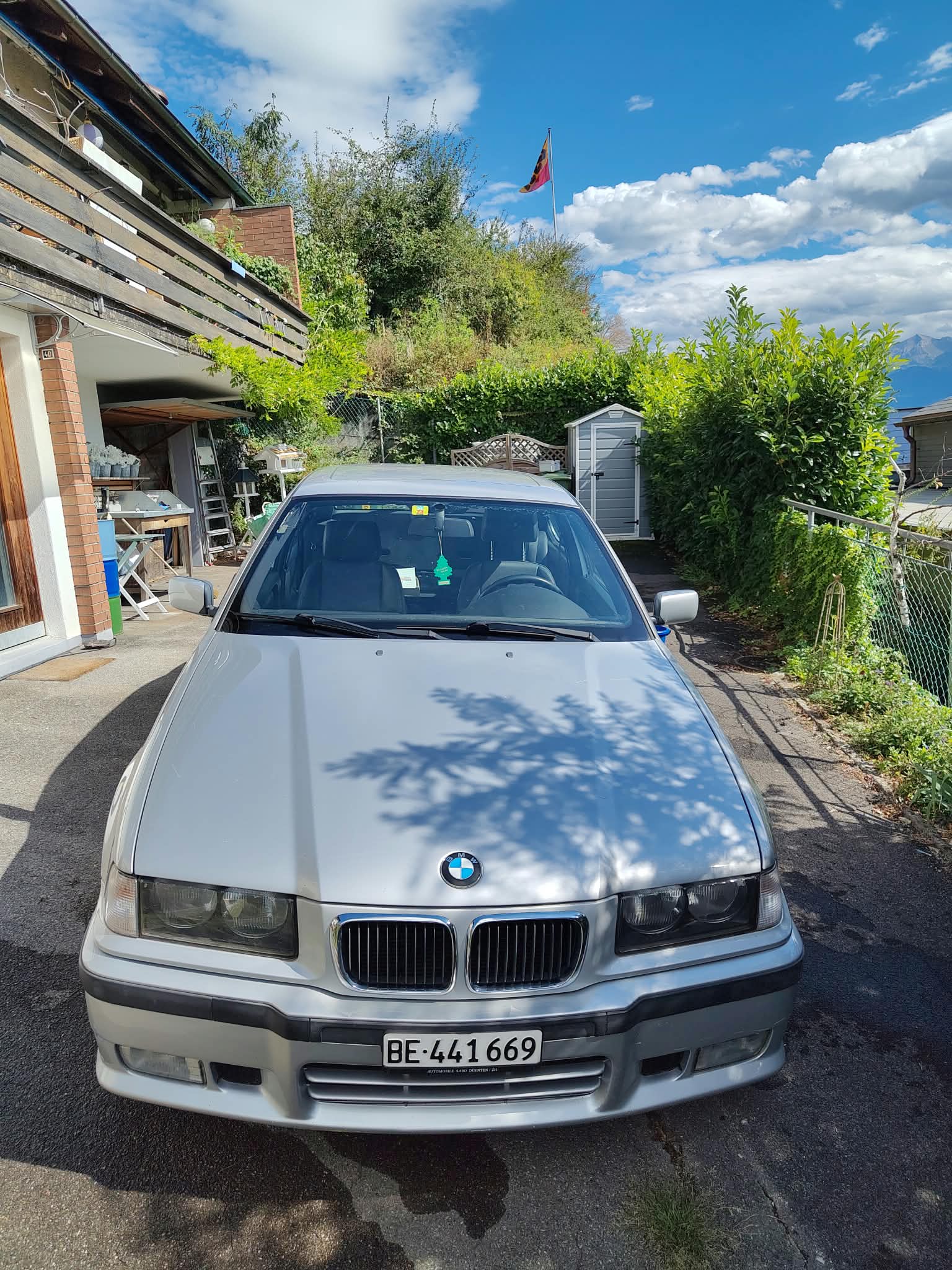 Car photo