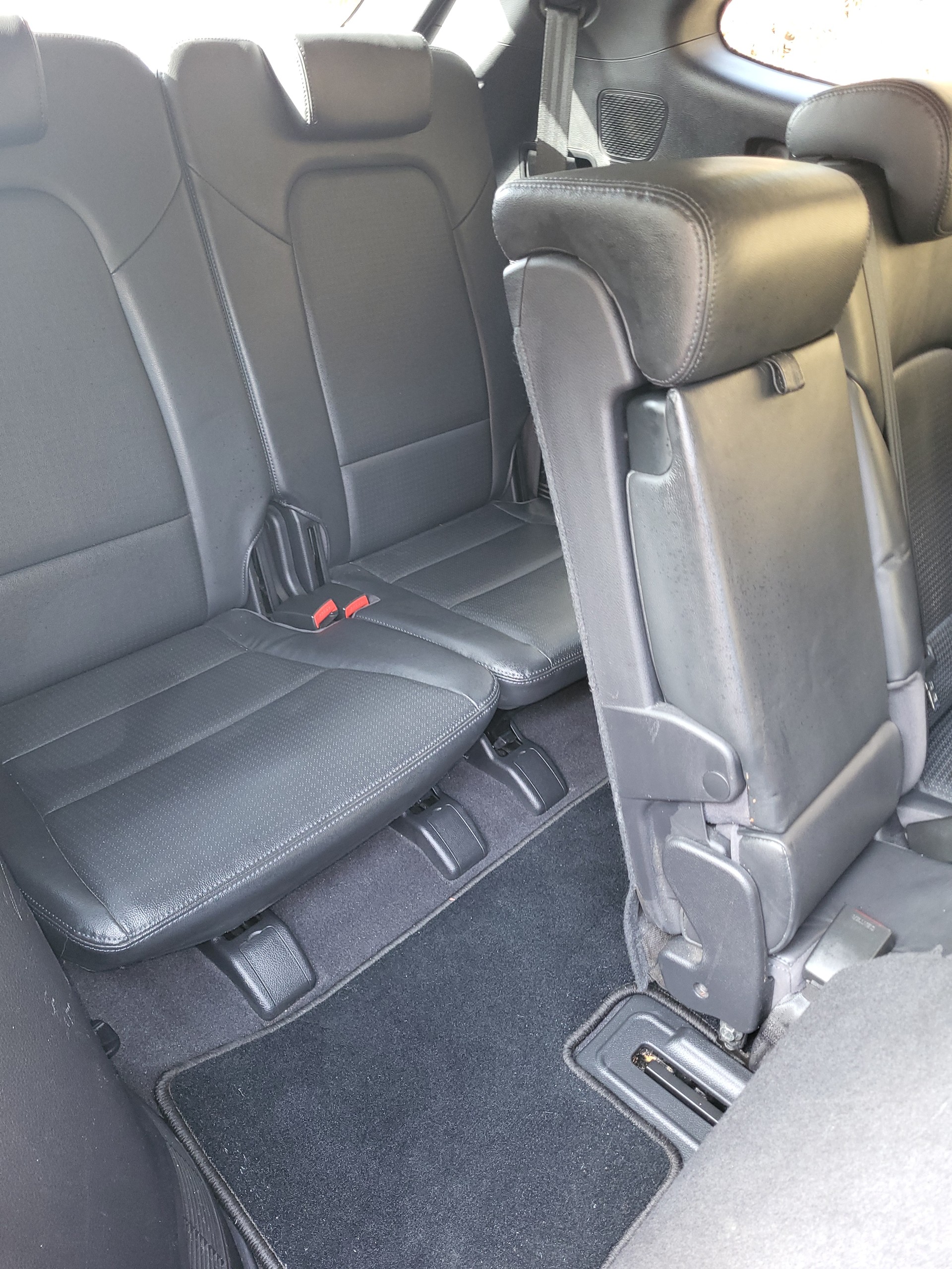 HYUNDAI GRAND SANTA FE-image-4