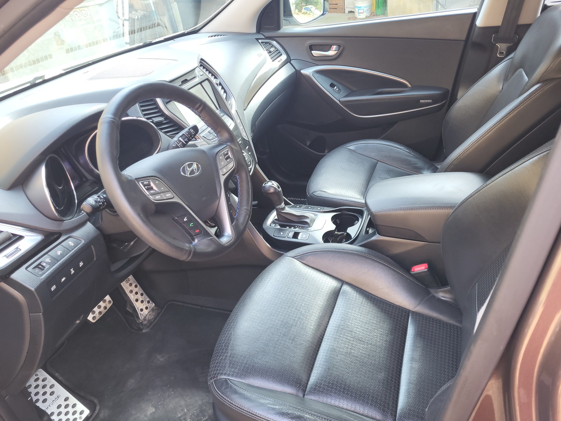 HYUNDAI GRAND SANTA FE-image-3