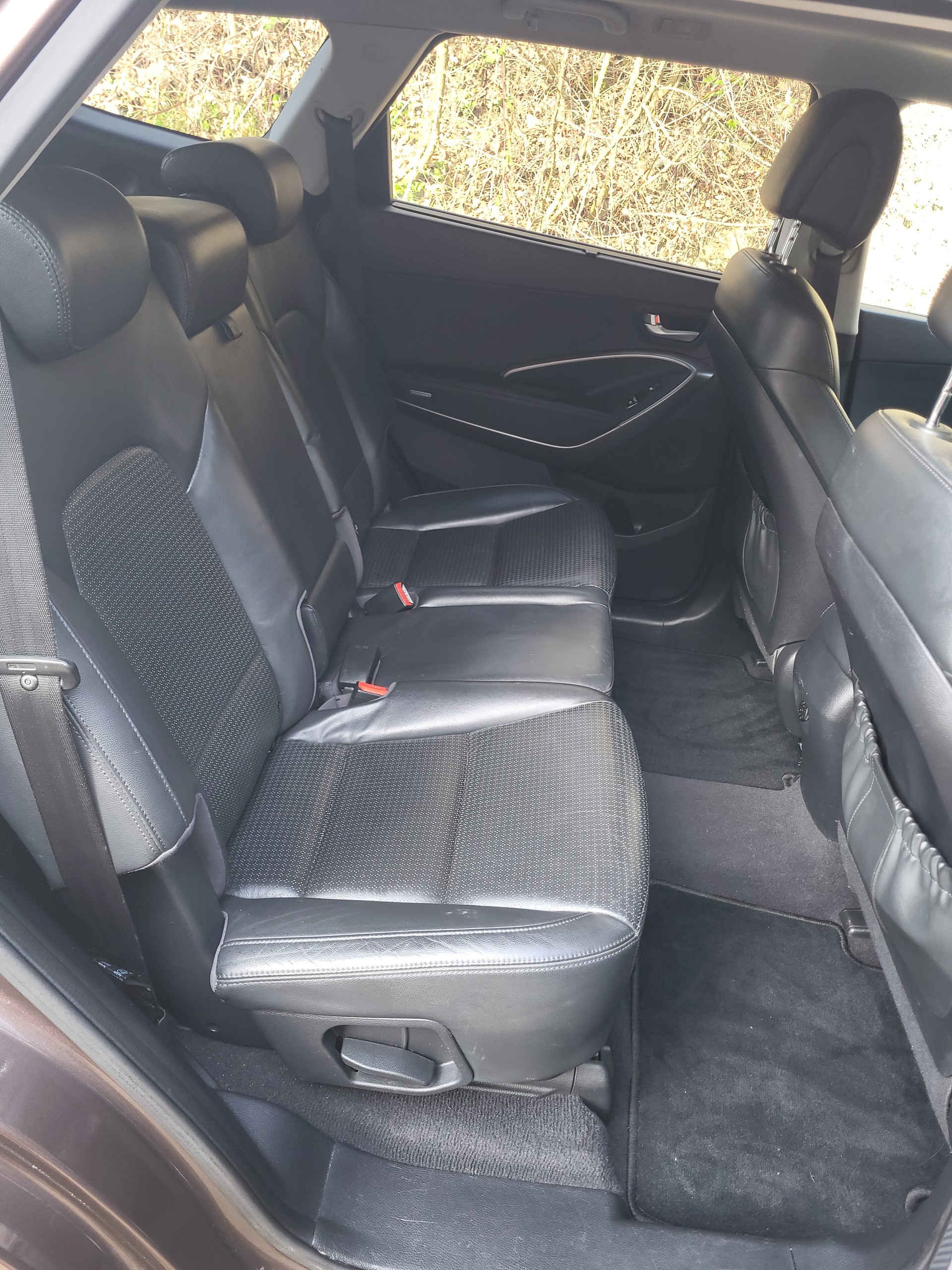 HYUNDAI GRAND SANTA FE-image-5