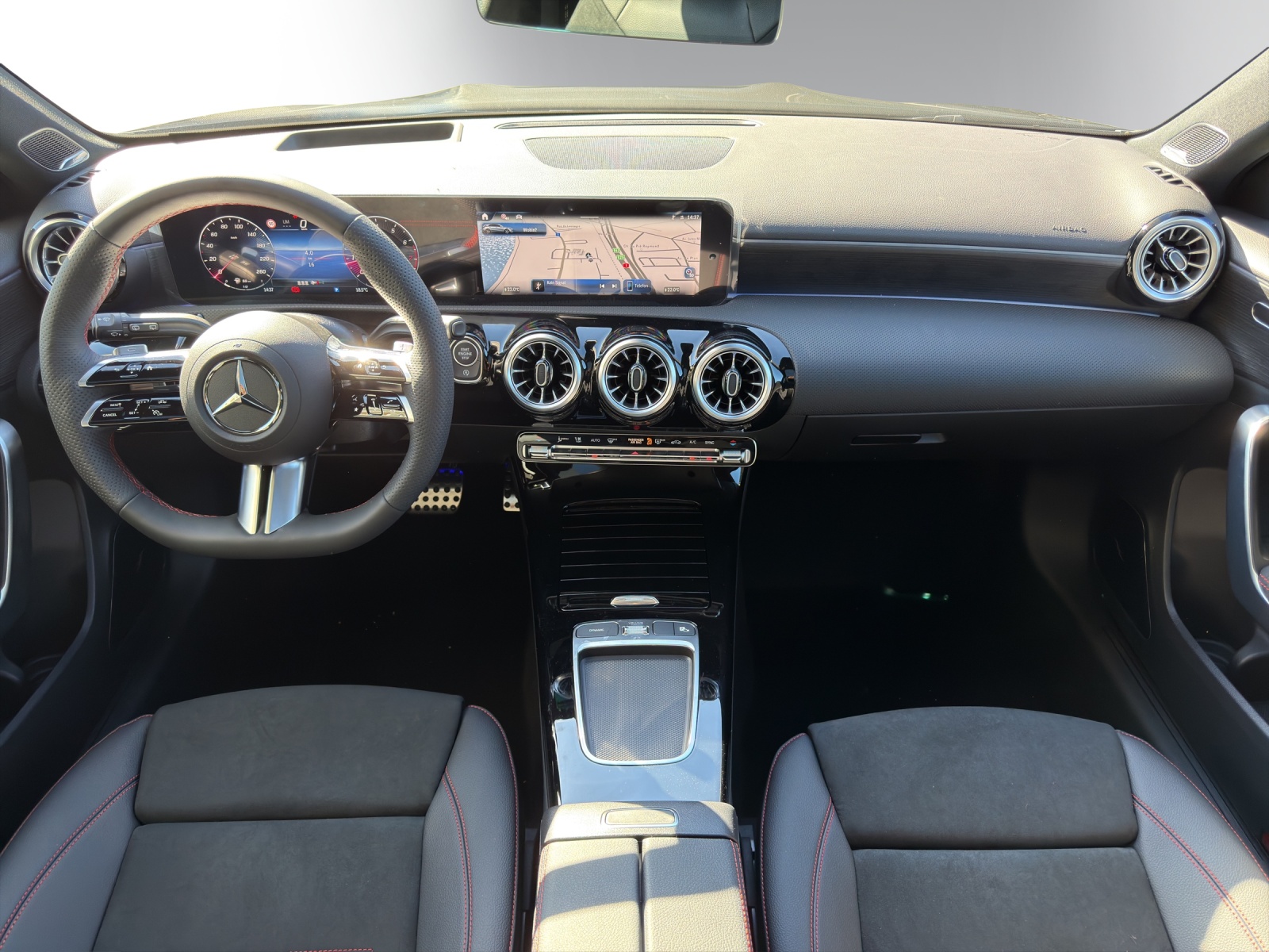 MERCEDES-BENZ A 250 4Matic 8G-DCT-image-11