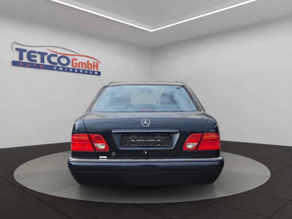 MERCEDES-BENZ E 320 Avantgarde Automatic-image-4