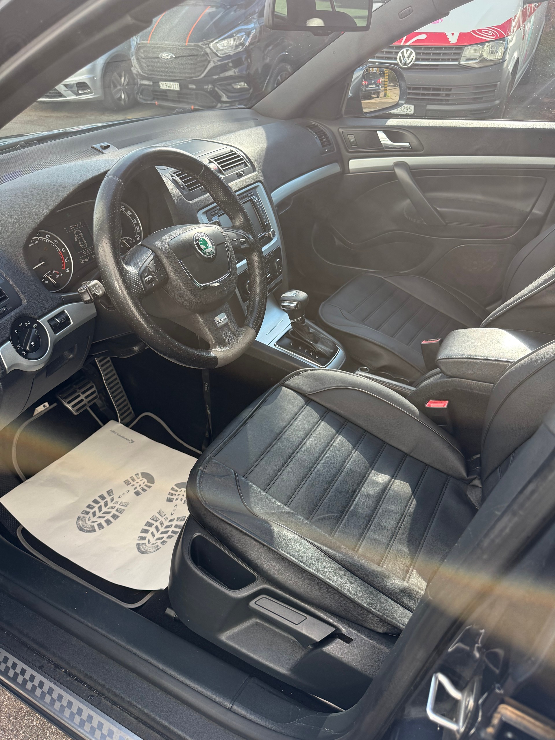 SKODA Octavia Combi 2.0 TDI RS DSG || Frisch ab MFK-image-10