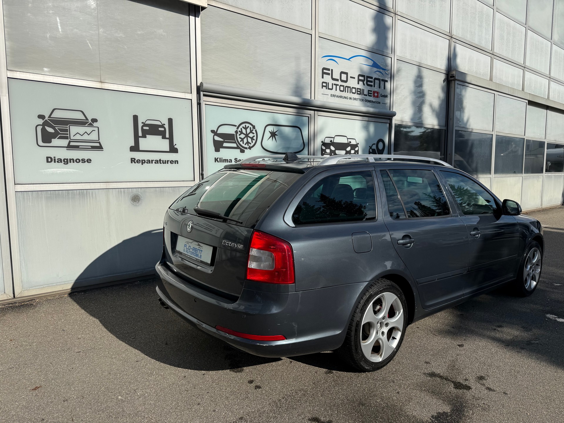 SKODA Octavia Combi 2.0 TDI RS DSG || Frisch ab MFK-image-4