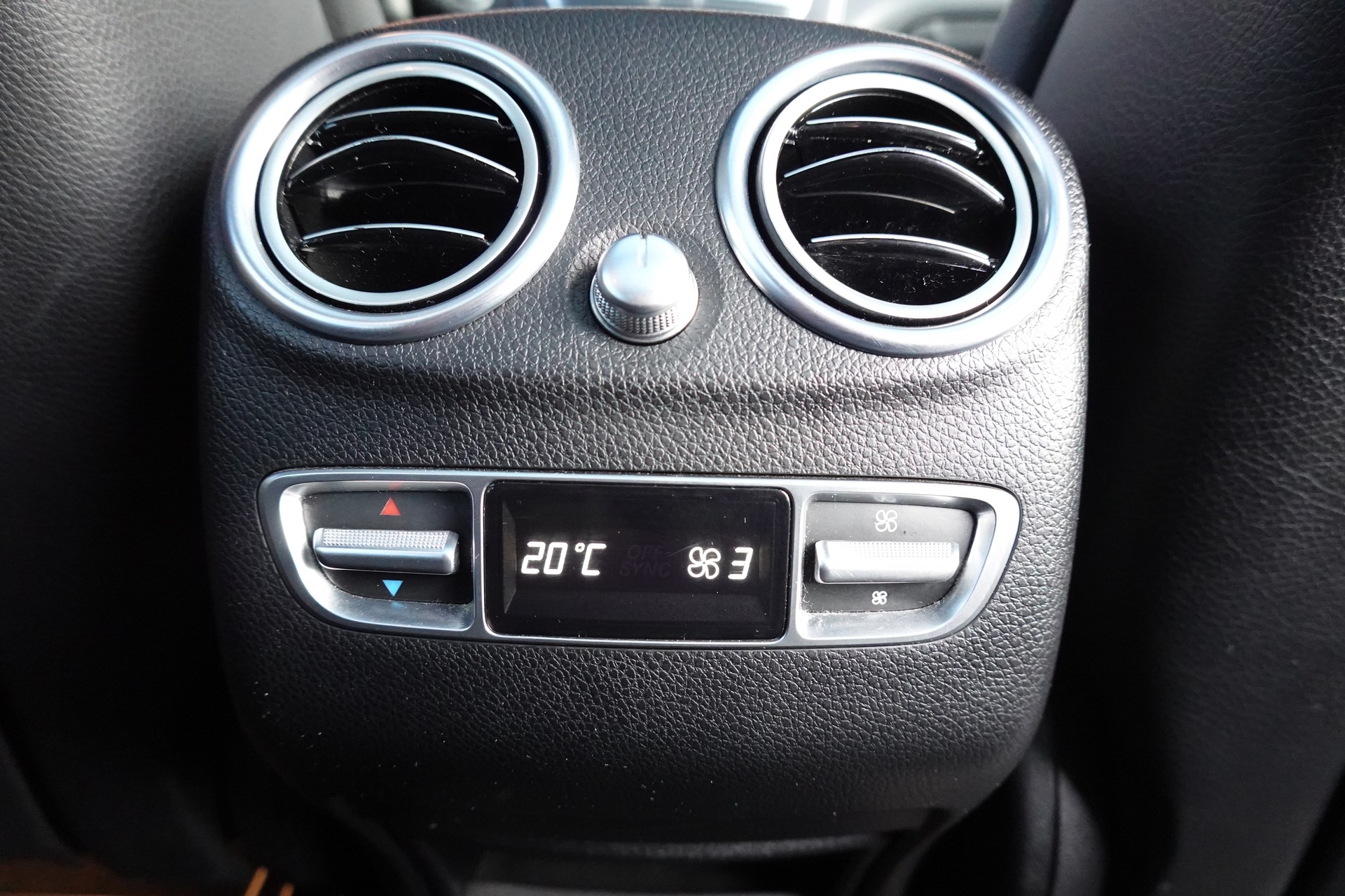 MERCEDES-BENZ GLC 250 AMG Line 4Matic "* CH Auto * Toit Ouvrant * Sièges Electriques+Chauffant * GPS * Lumière Ambiance * Volant chauffant *"-image-20