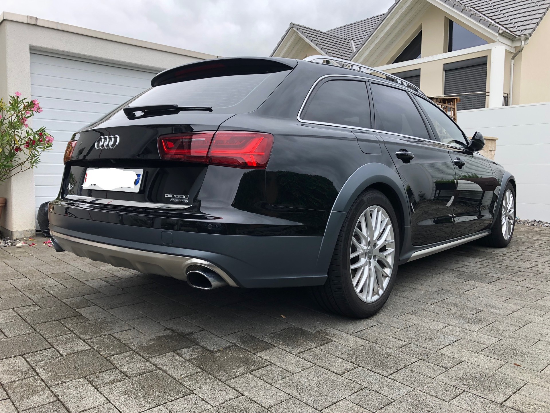 AUDI 3.0 V6 TDI 320 quattro-image-1