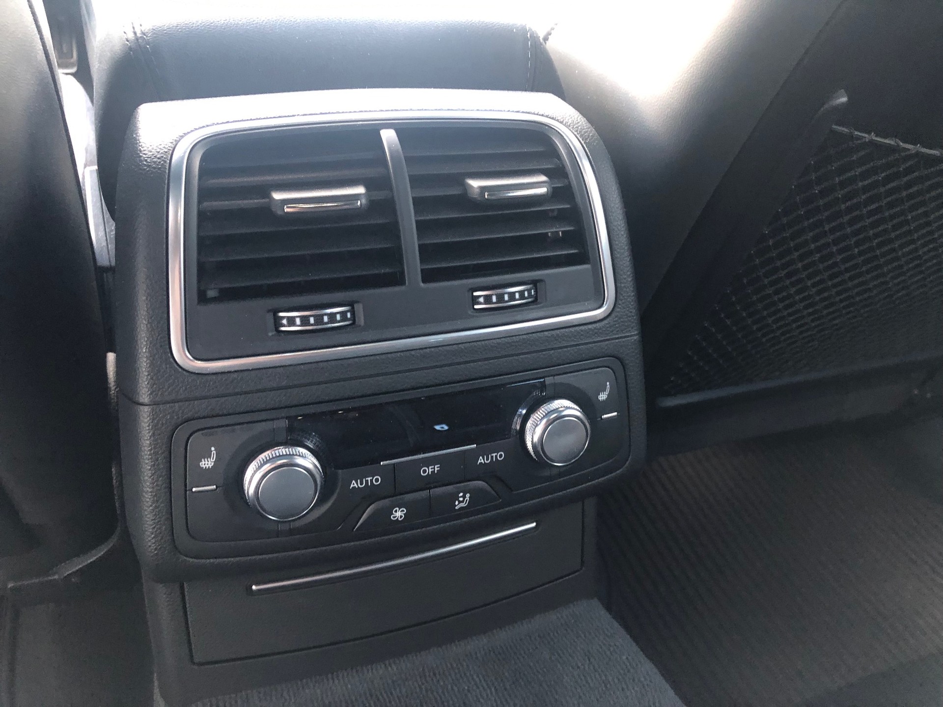 AUDI 3.0 V6 TDI 320 quattro-image-4