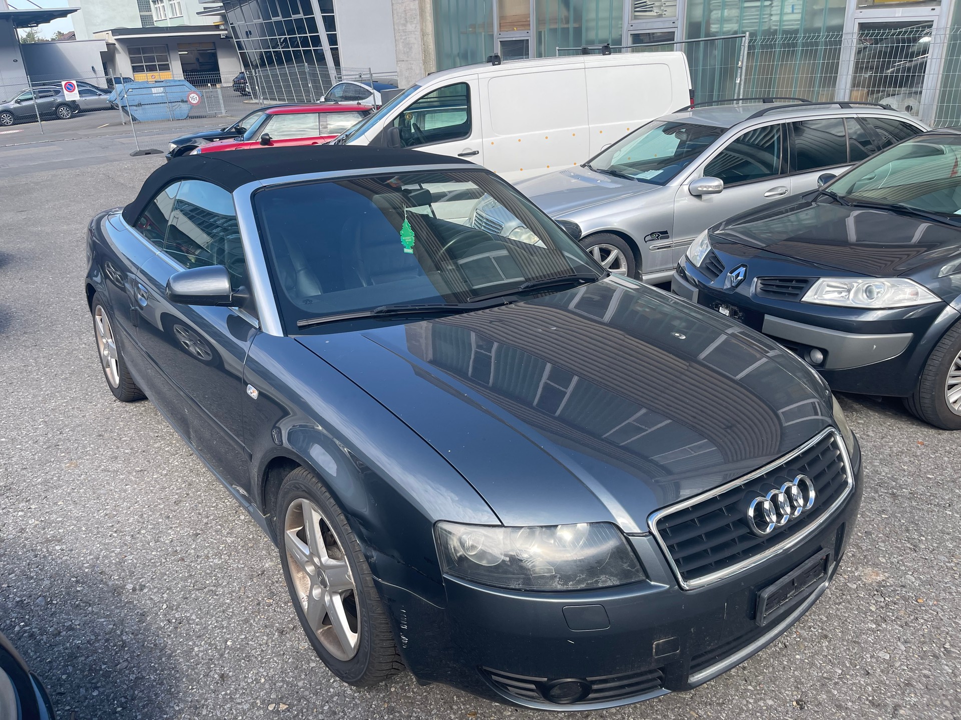 AUDI A4 Cabriolet 1.8 Turbo-image-2