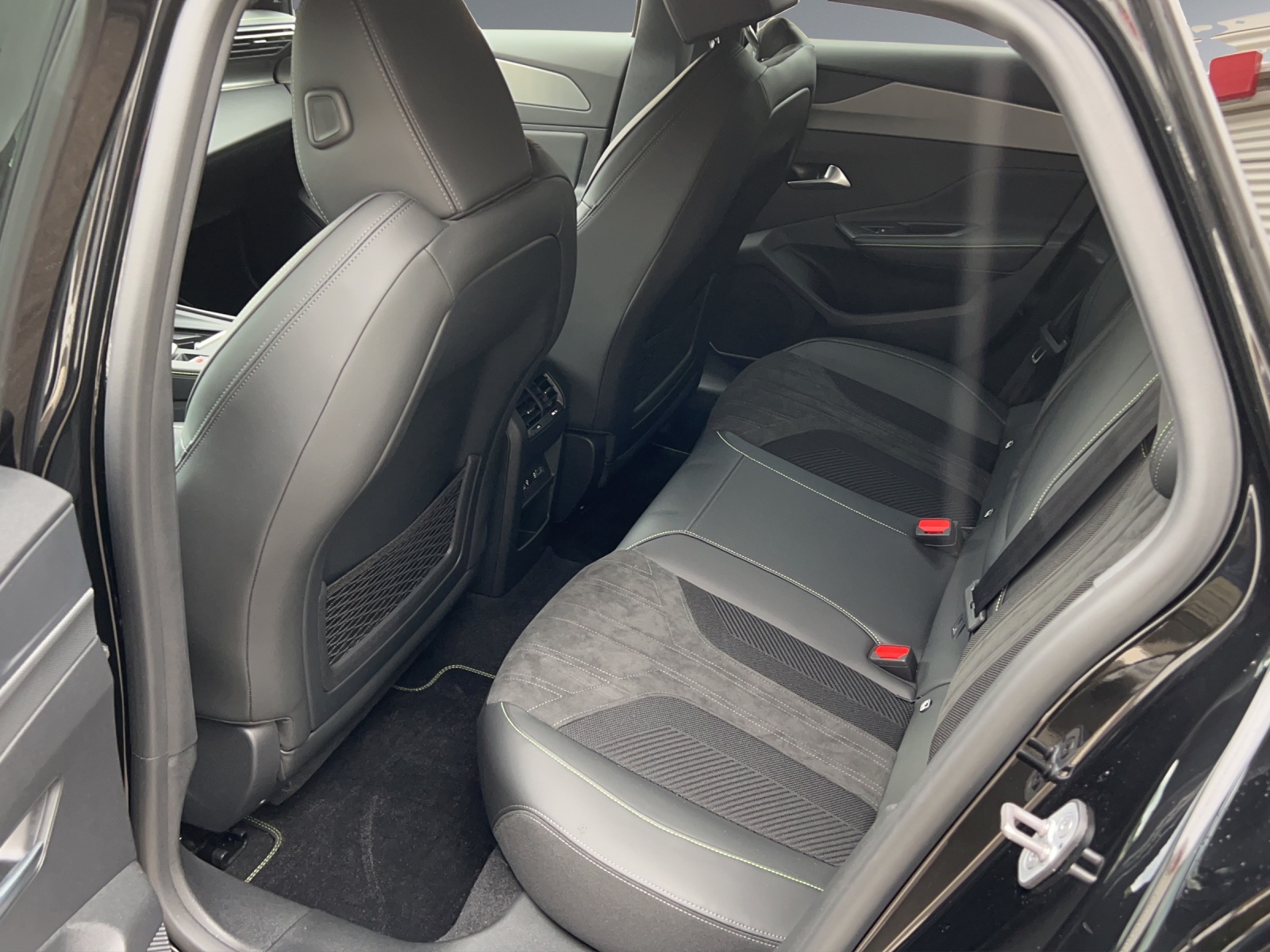 PEUGEOT 308 SW 1.5 BlueHDi GT Pack-image-4