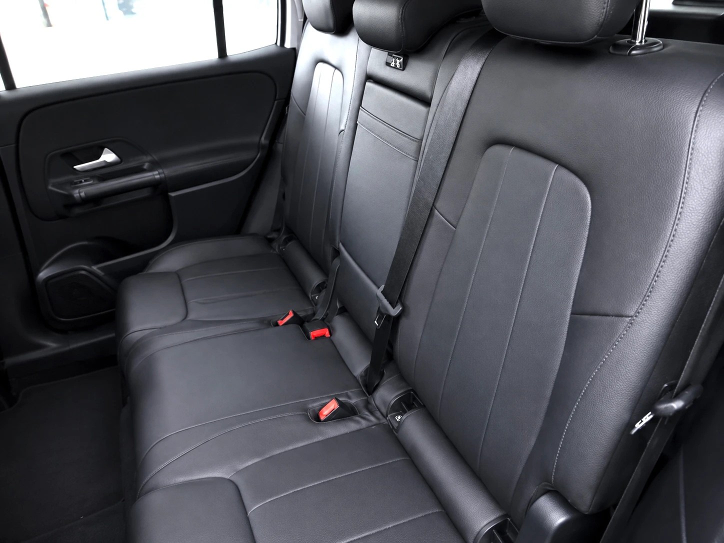 MERCEDES-BENZ GLB 180 d Style 8G-Tronic-image-4