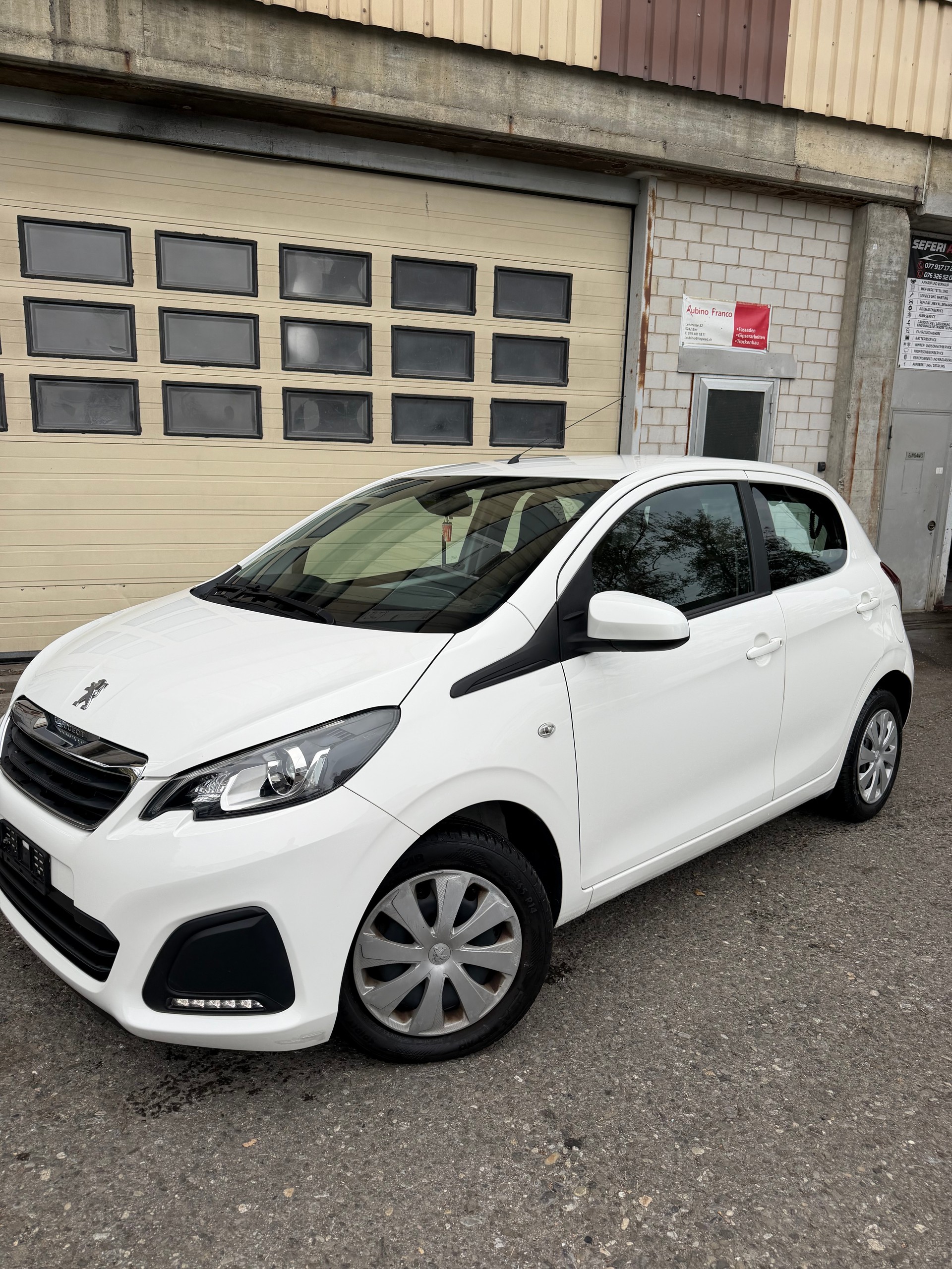 PEUGEOT 108 e-1.0 VTi Stop&Start Style-image-0