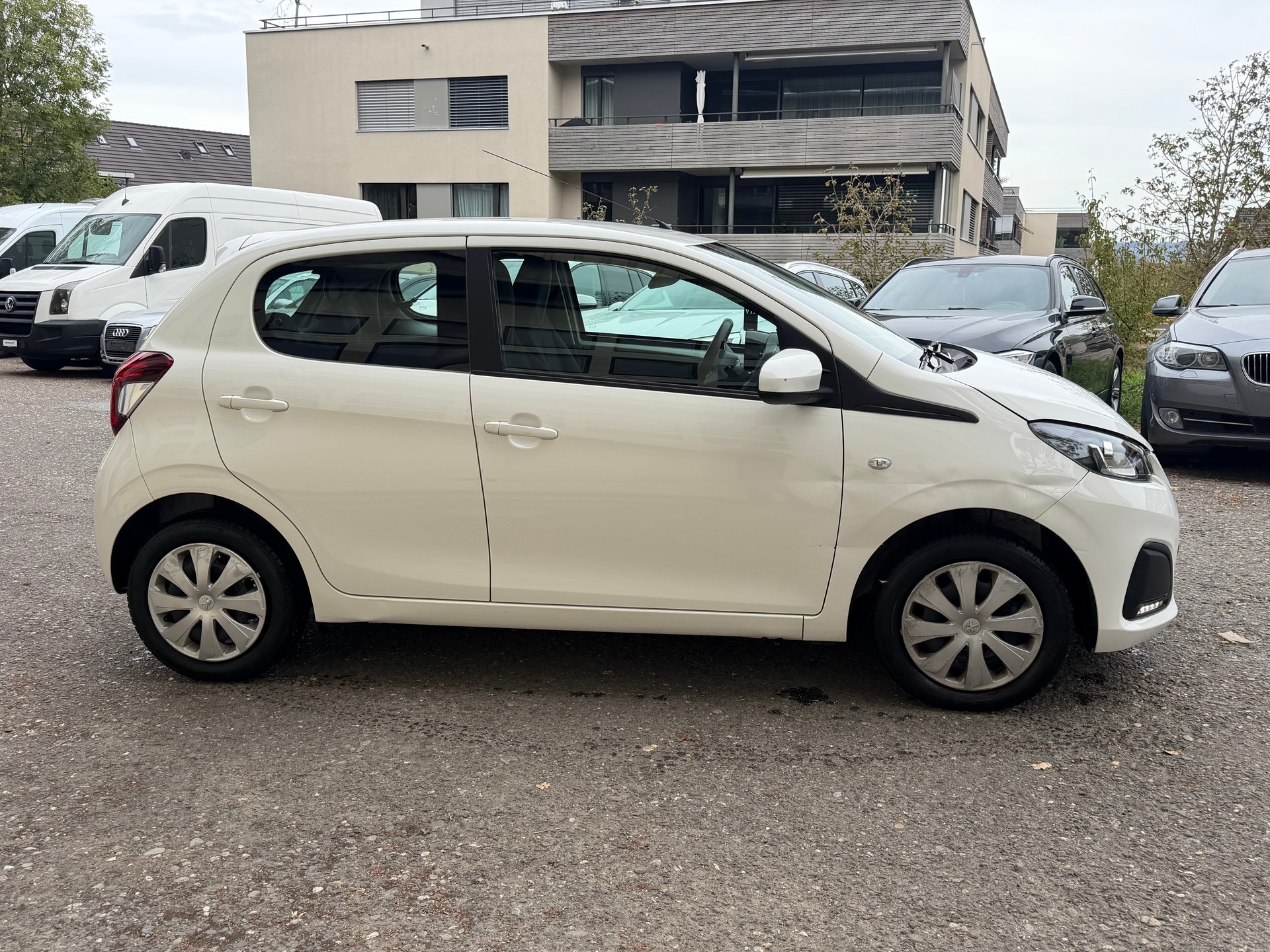 PEUGEOT 108 e-1.0 VTi Stop&Start Style-image-4