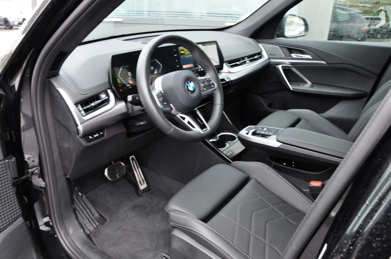 BMW X1 xDrive 23i 48V M Sport Pro-image-15
