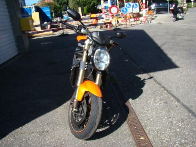 MV AGUSTA B4 Brutale 910-showroom-element-1