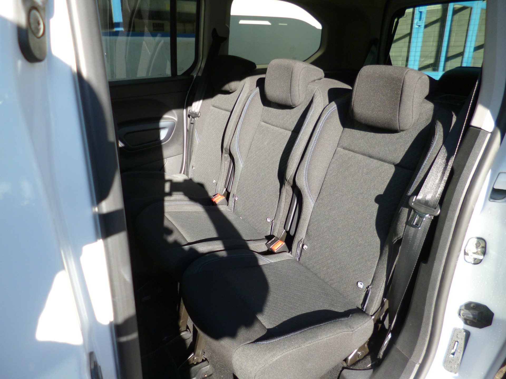 PEUGEOT Rifter Long 1.2 PureTech 7PL Allure EAT8-image-4