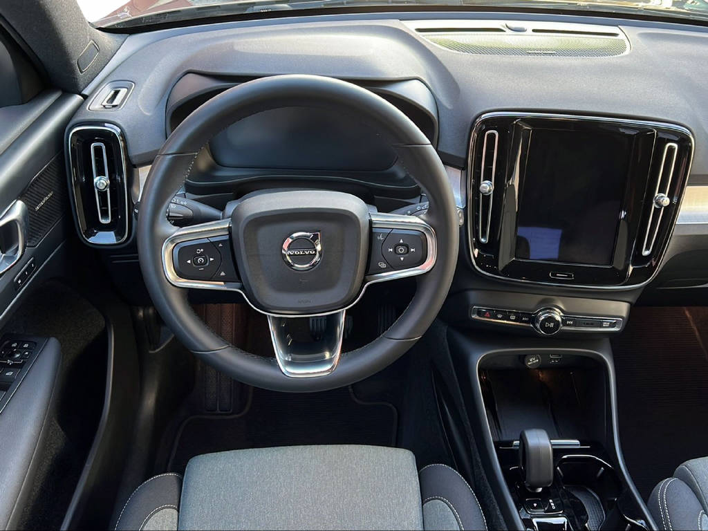 VOLVO XC40 1.5 T4 PiH Plus Dark-image-14