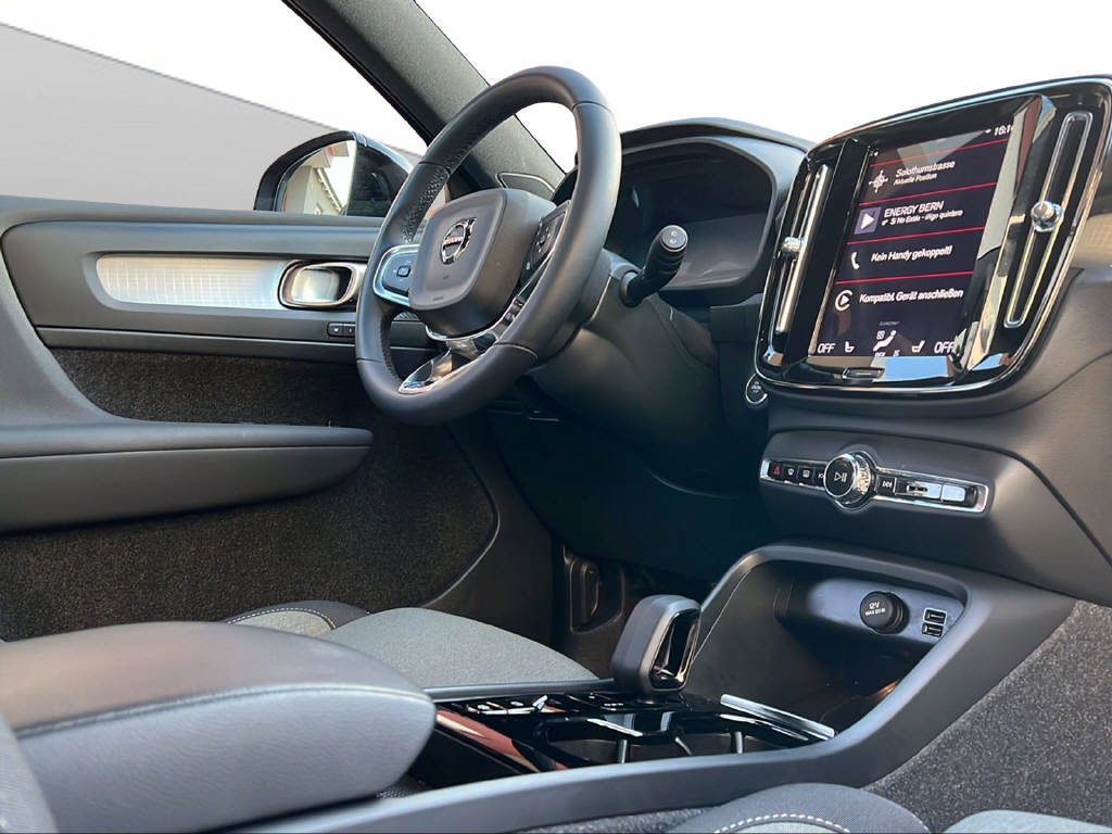 VOLVO XC40 1.5 T4 PiH Plus Dark-image-11