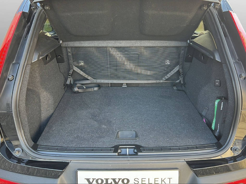 VOLVO XC40 1.5 T4 PiH Plus Dark-image-5